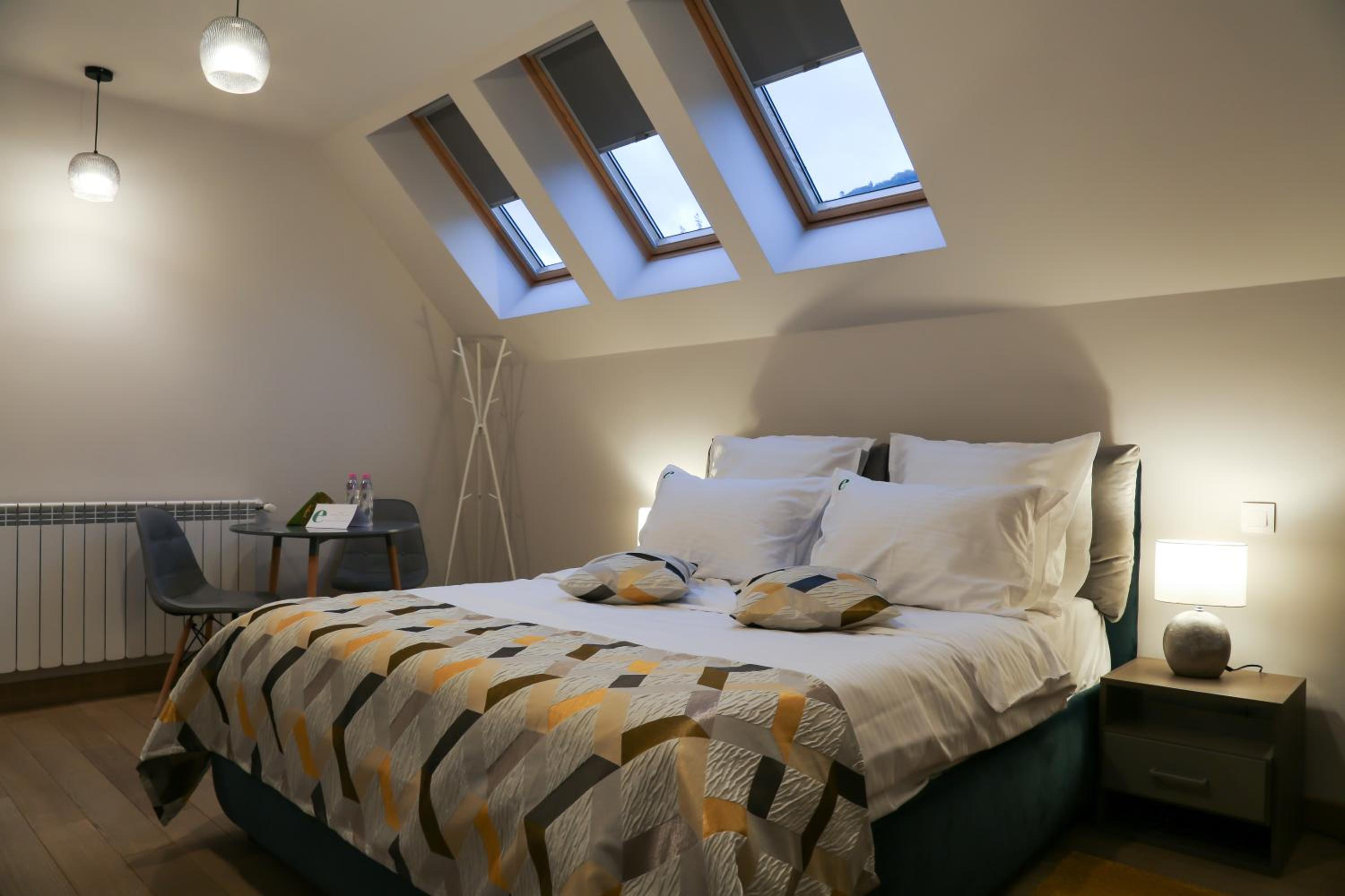 Studio - Attic - Photo 3