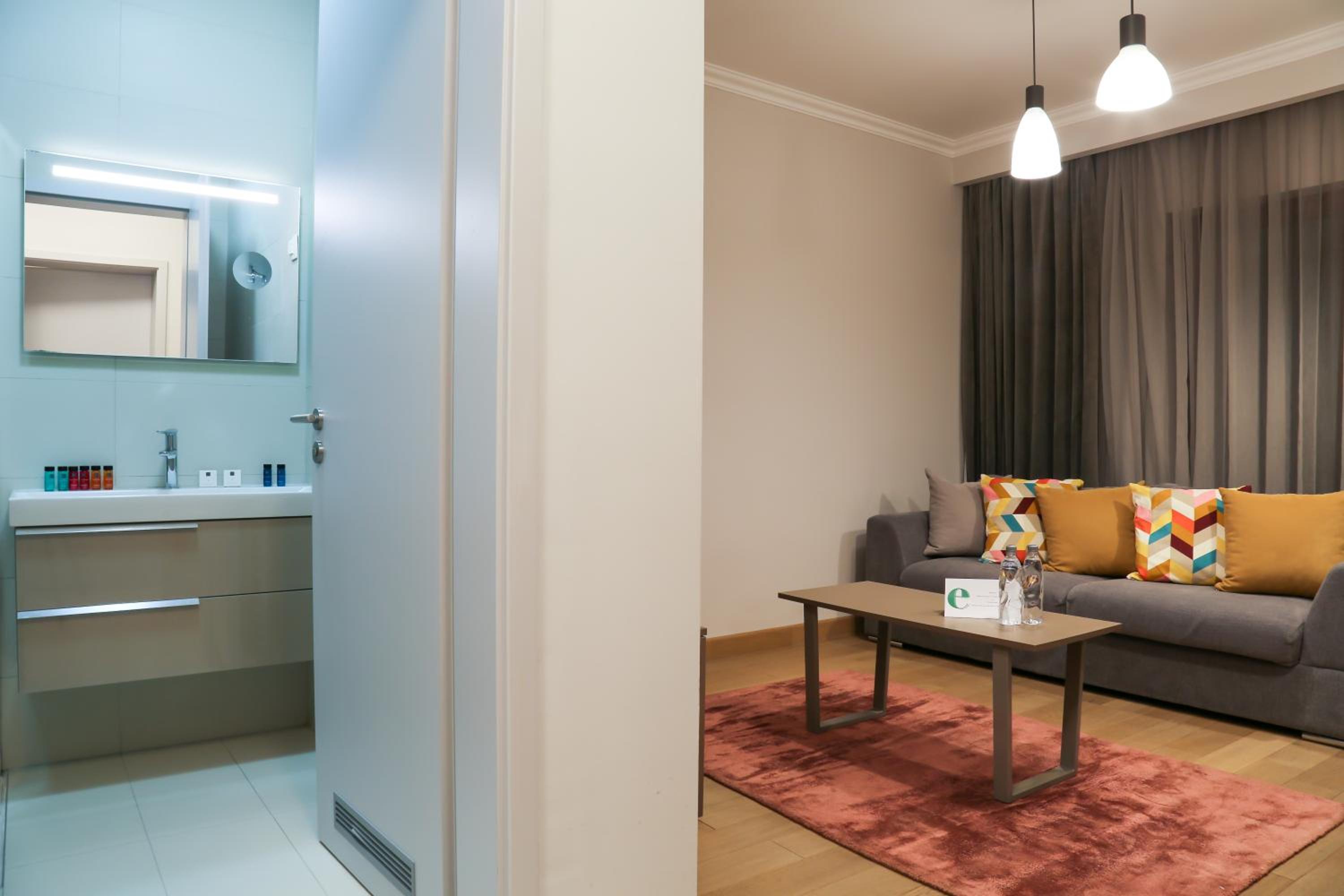 Apartment 1 Bedroom - Photo 3