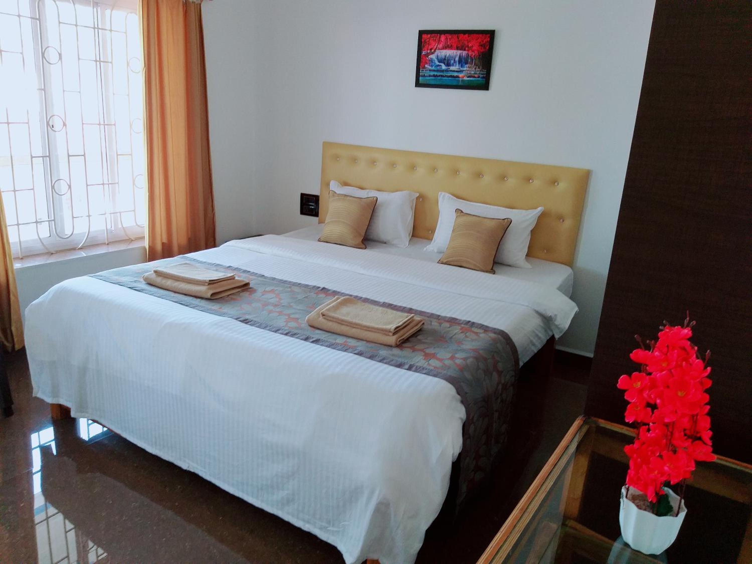 Deluxe Double Room (2 Adults + 1 Child) photo 3
