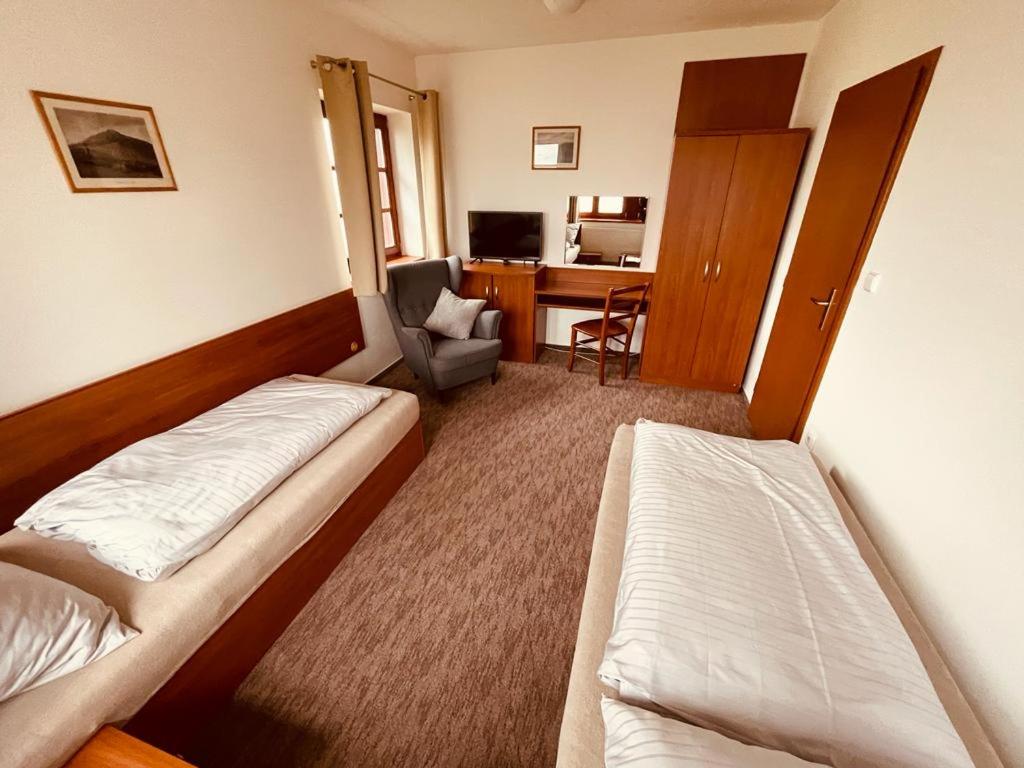 Double Room - Photo 4