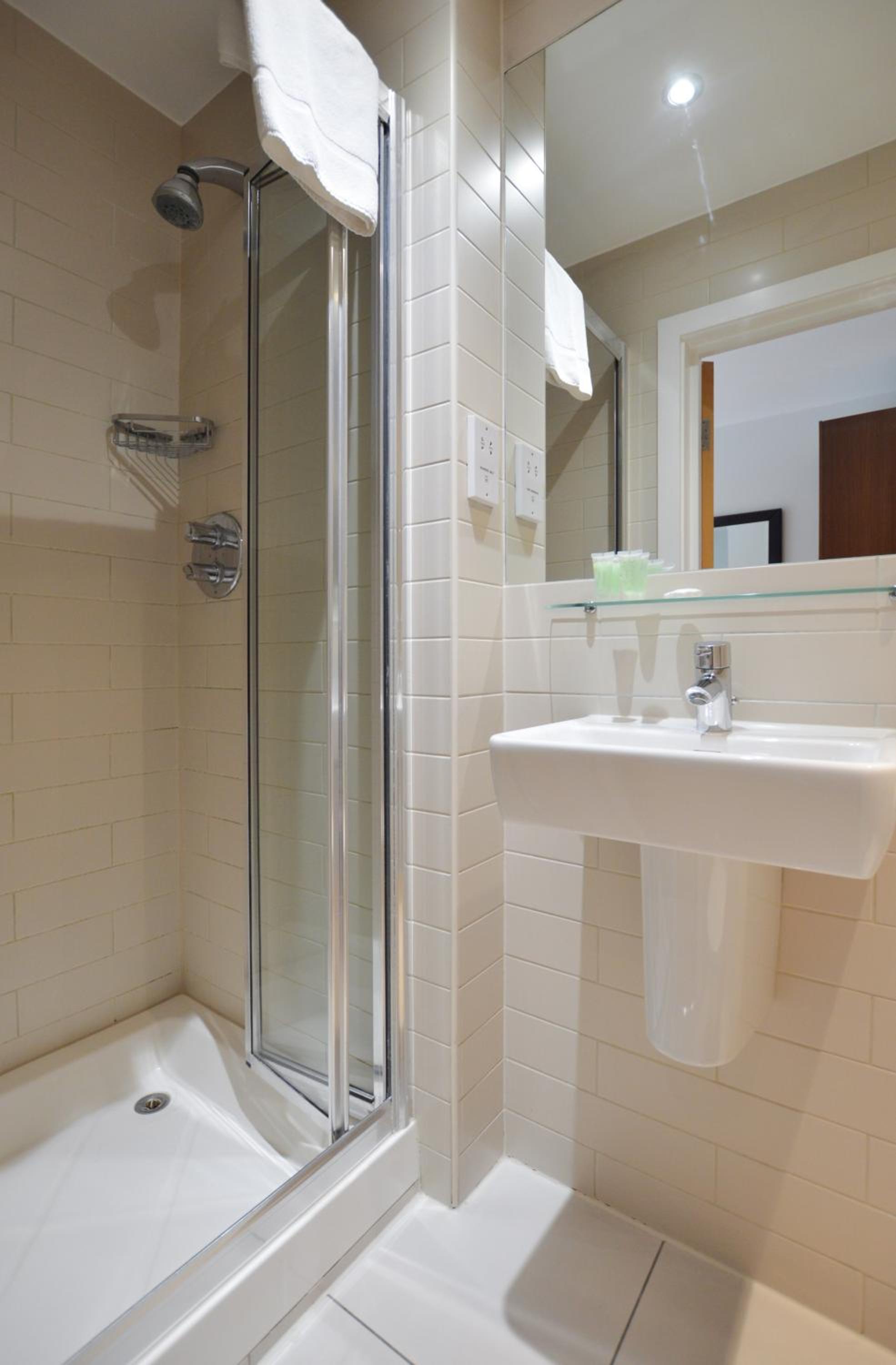 Deluxe Studio Apartment photo 3