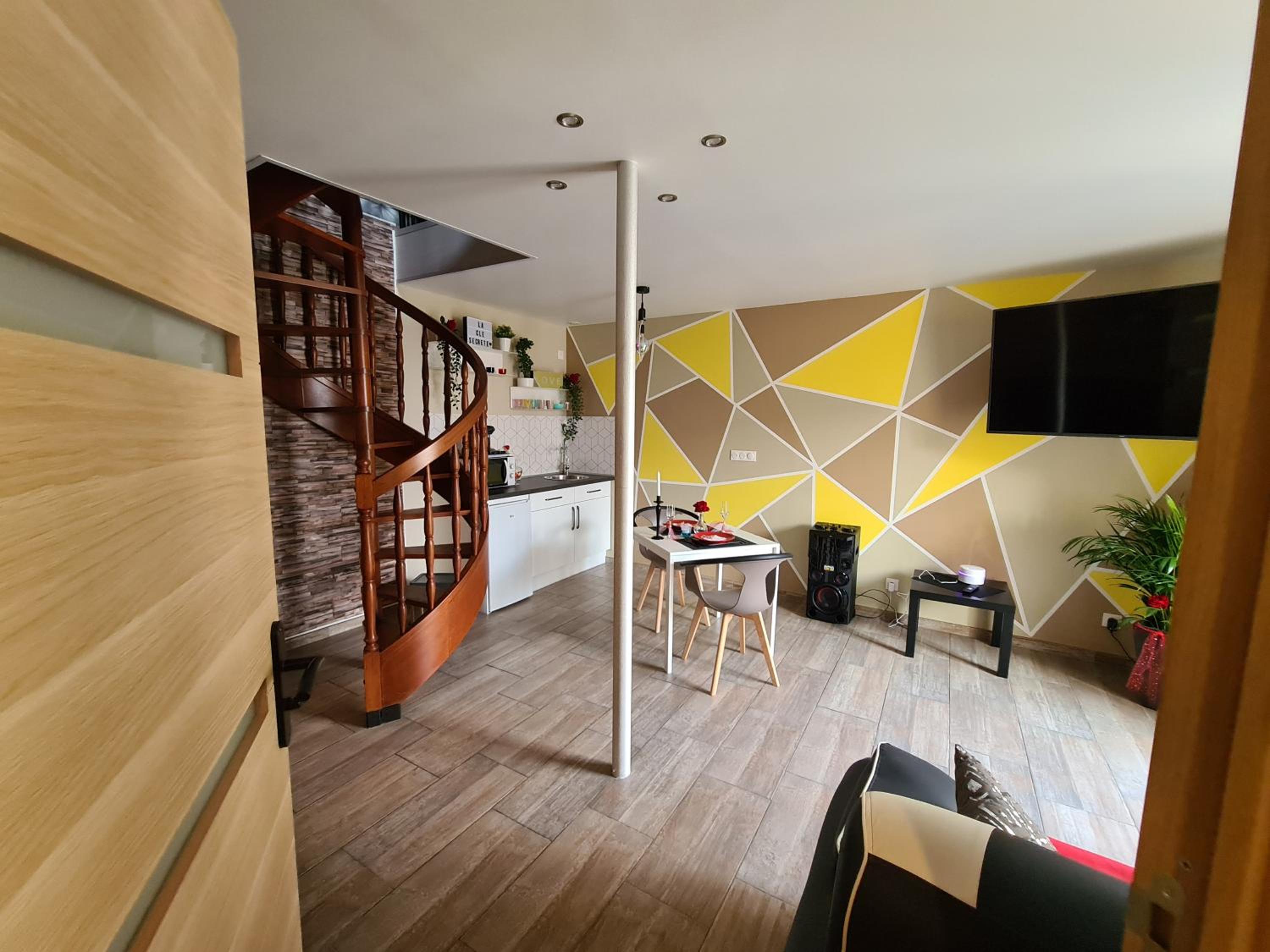 Large Double Room - Photo 14
