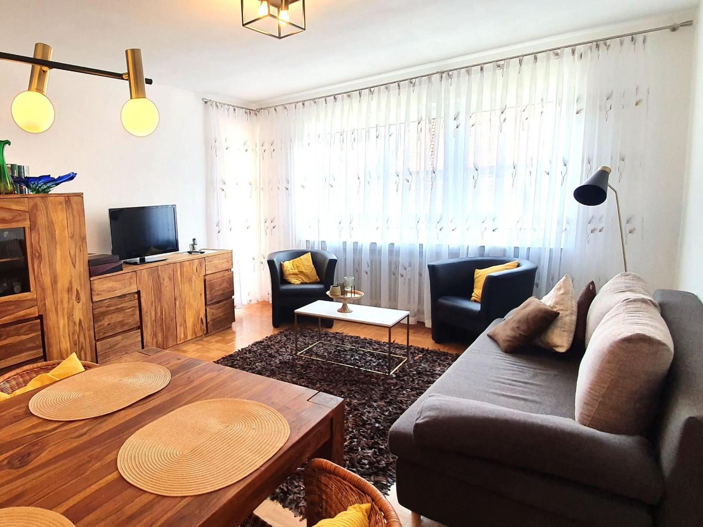One-Bedroom Apartment - Annex
