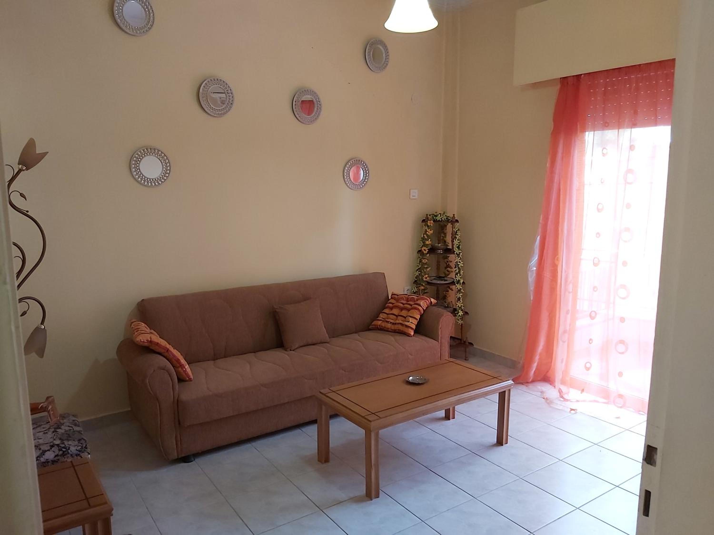 One-Bedroom Apartment - Photo 1