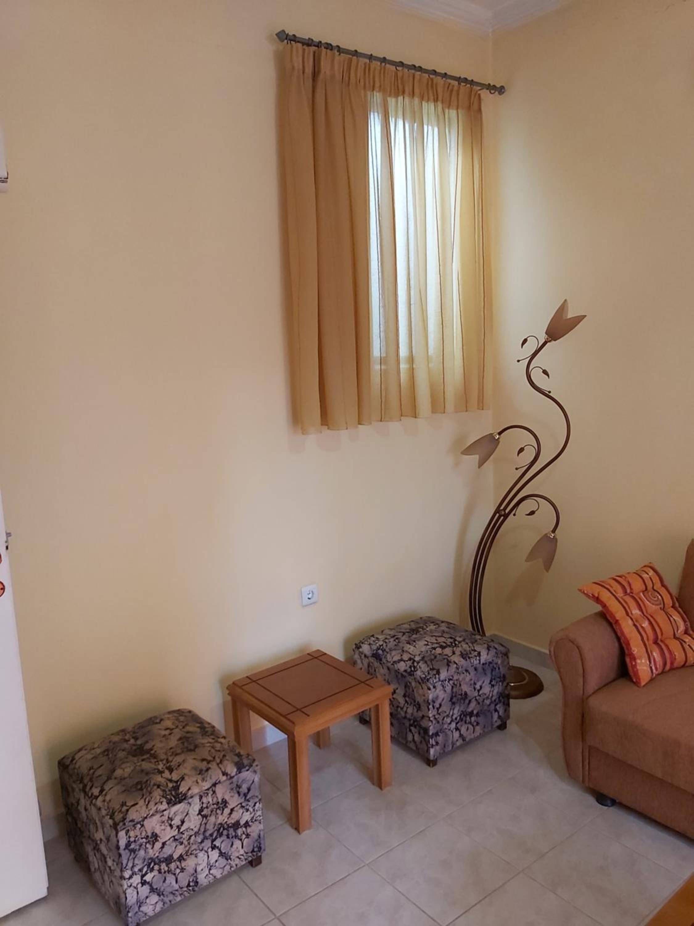 One-Bedroom Apartment - Photo 4