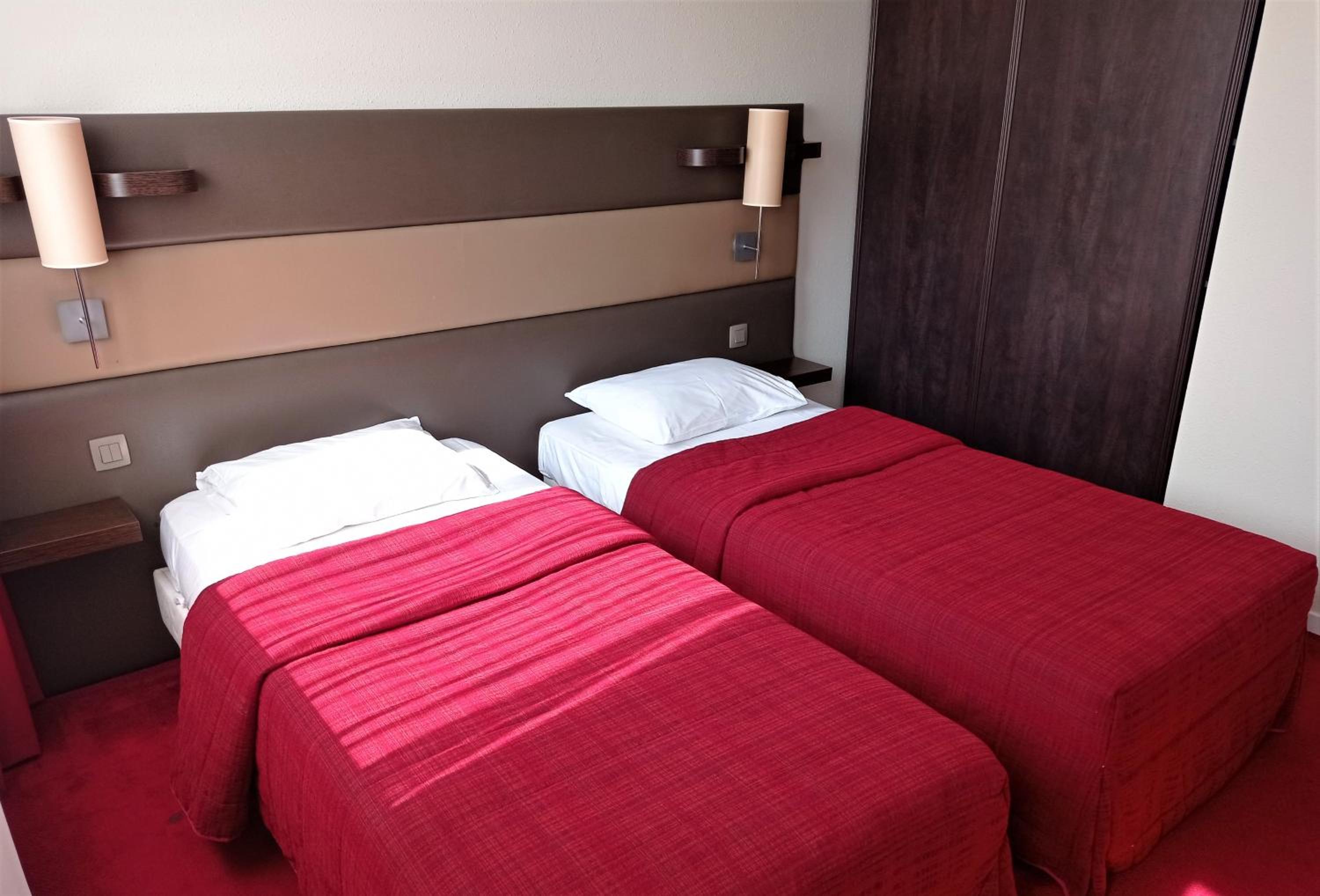Twin Room - Photo 1