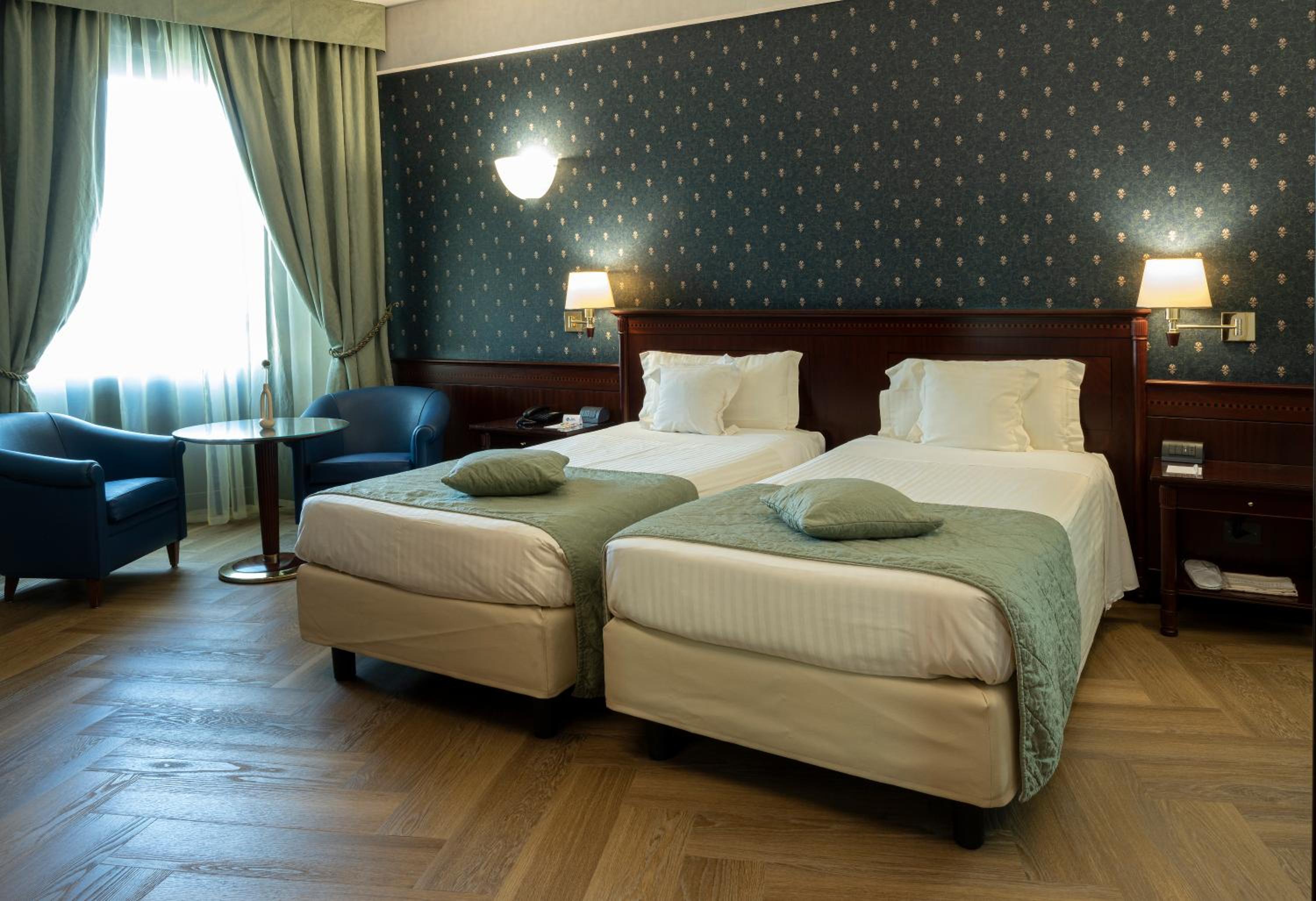 Superior King Room
