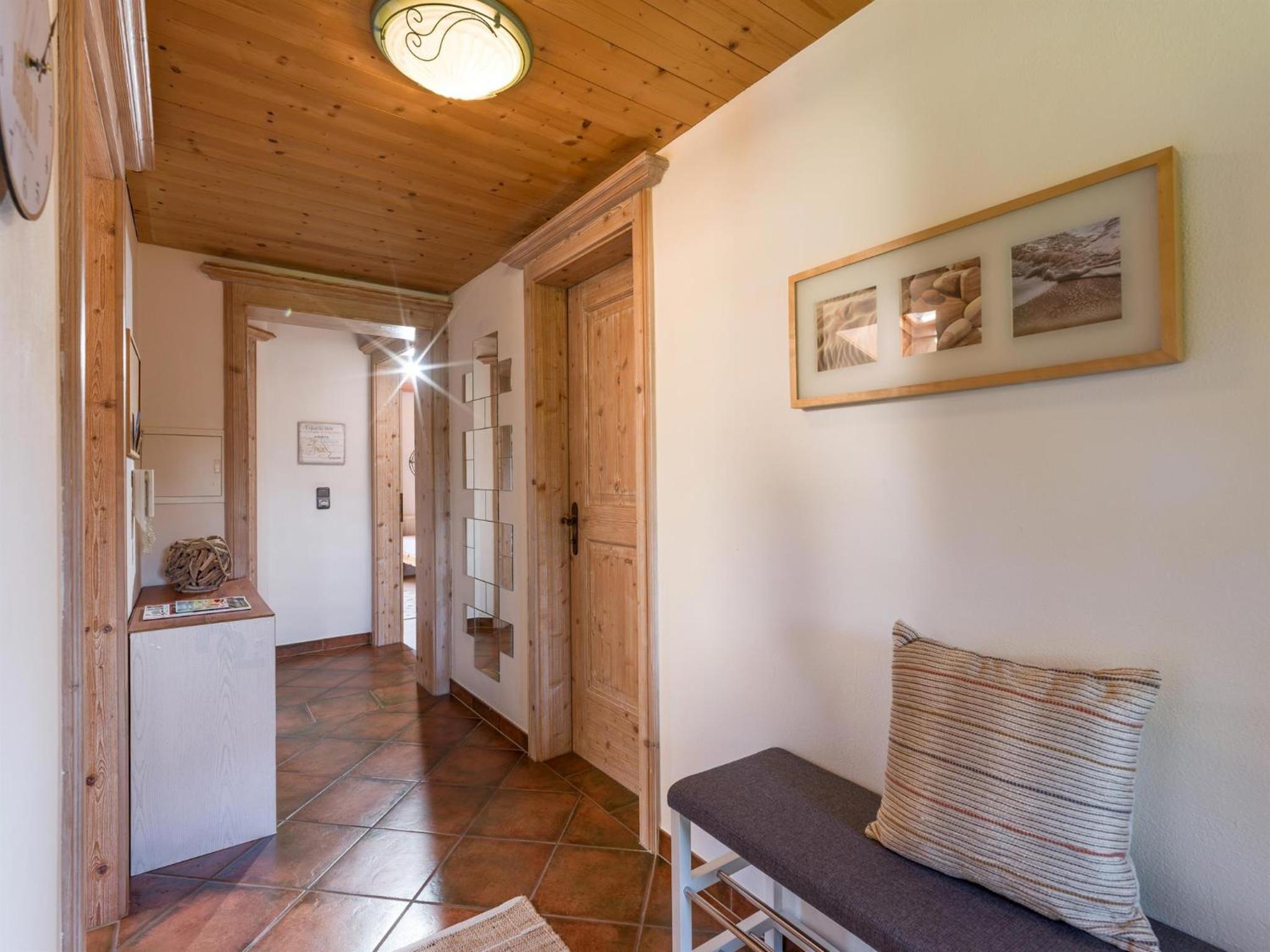 Two-Bedroom Apartment with Bathroom photo 3