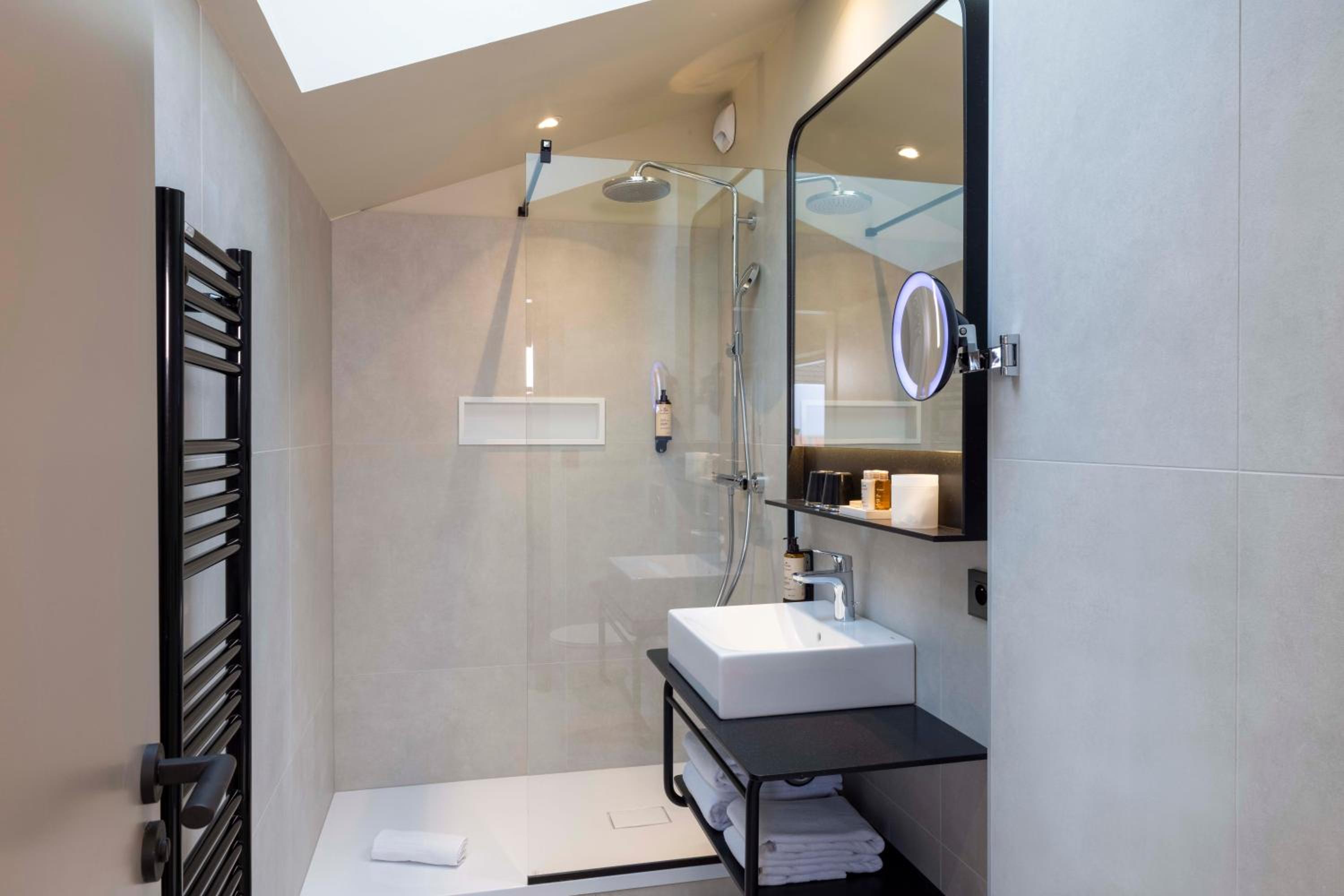 Suite with Terrace - Photo 7