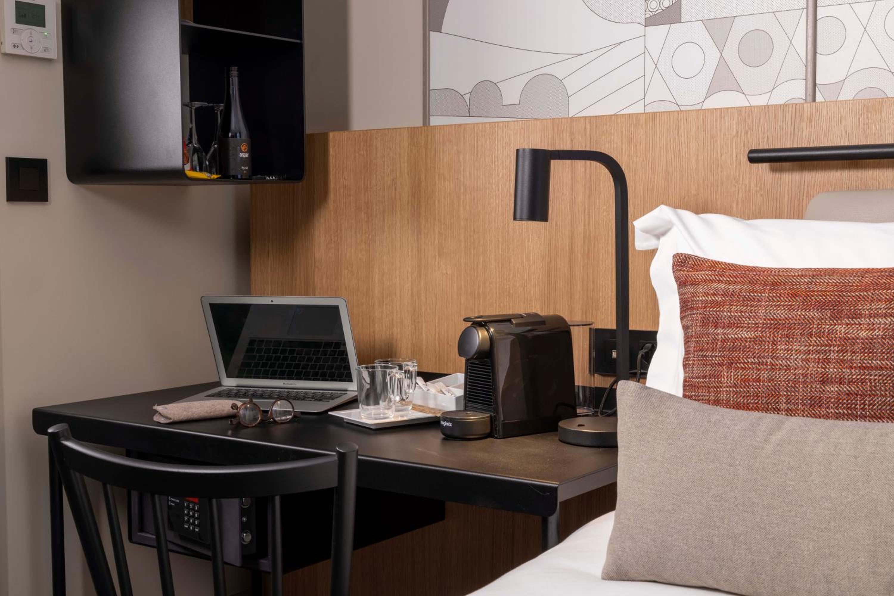 Cozy Double Room - Photo 7