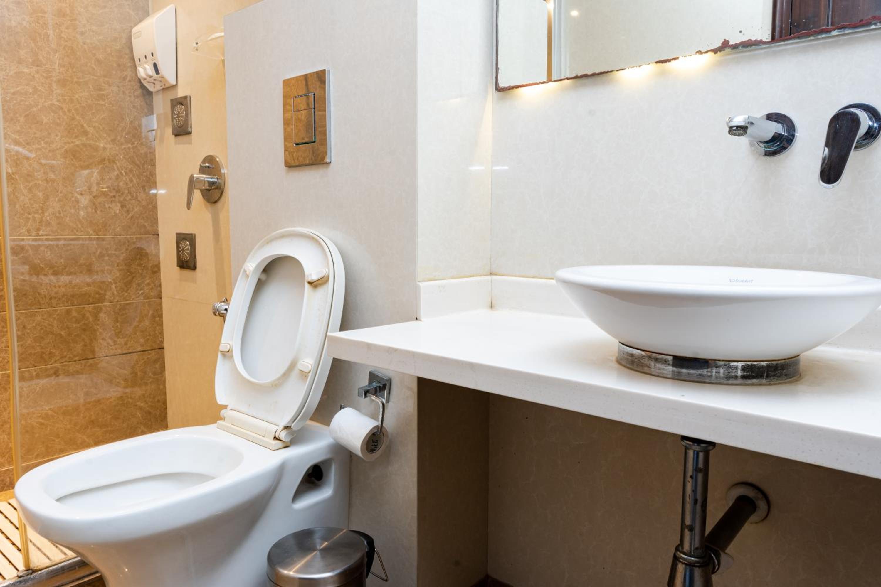 Deluxe Room with Free Airport Pick-up photo 2