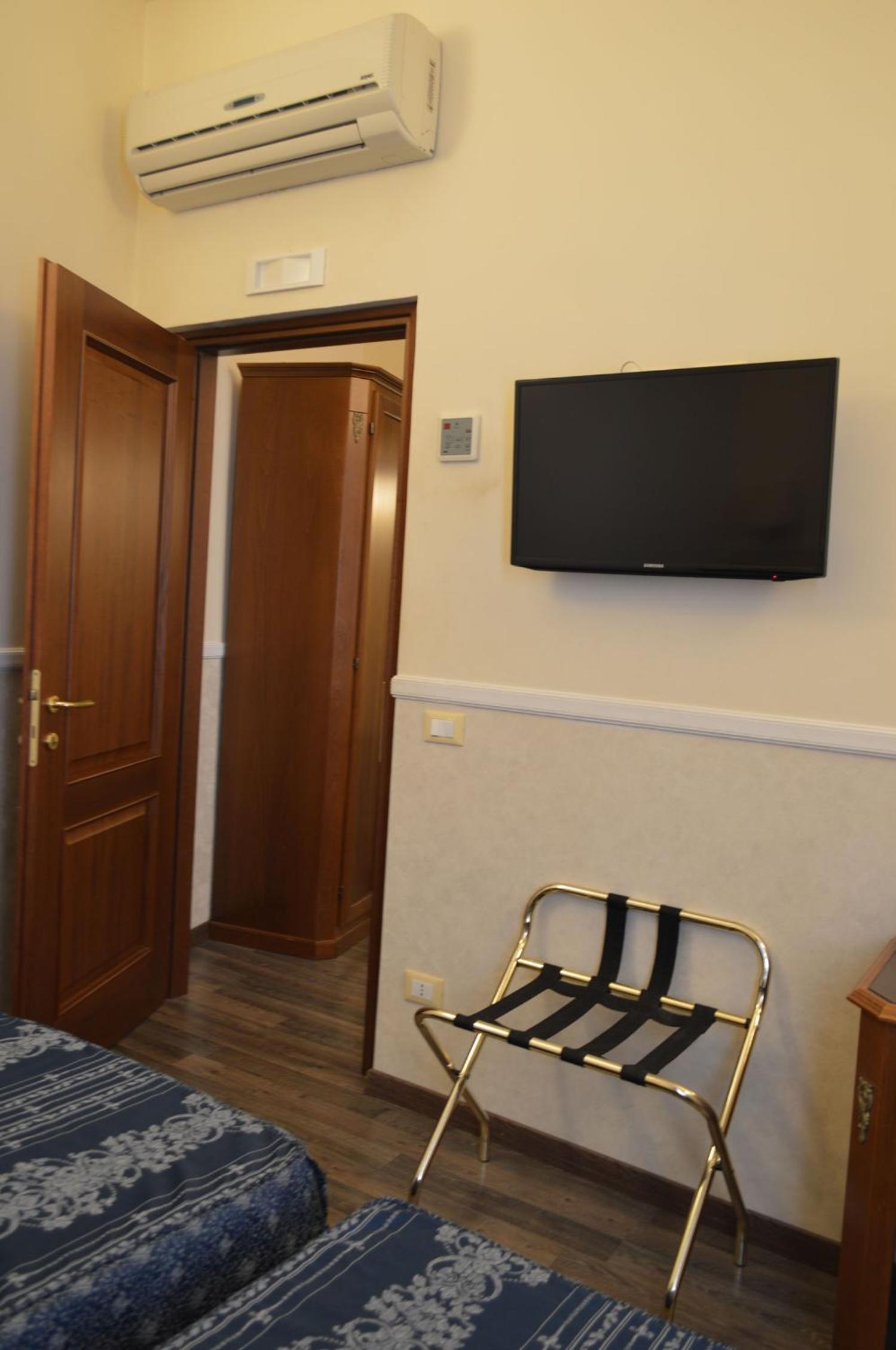 Quadruple Room photo 2