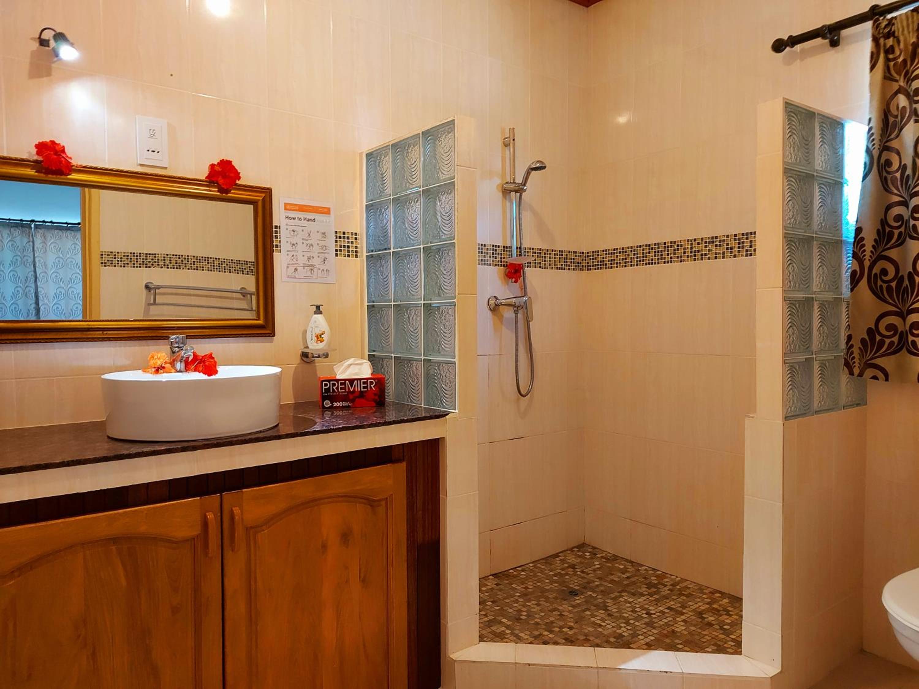 Two-Bedroom House - Photo 7
