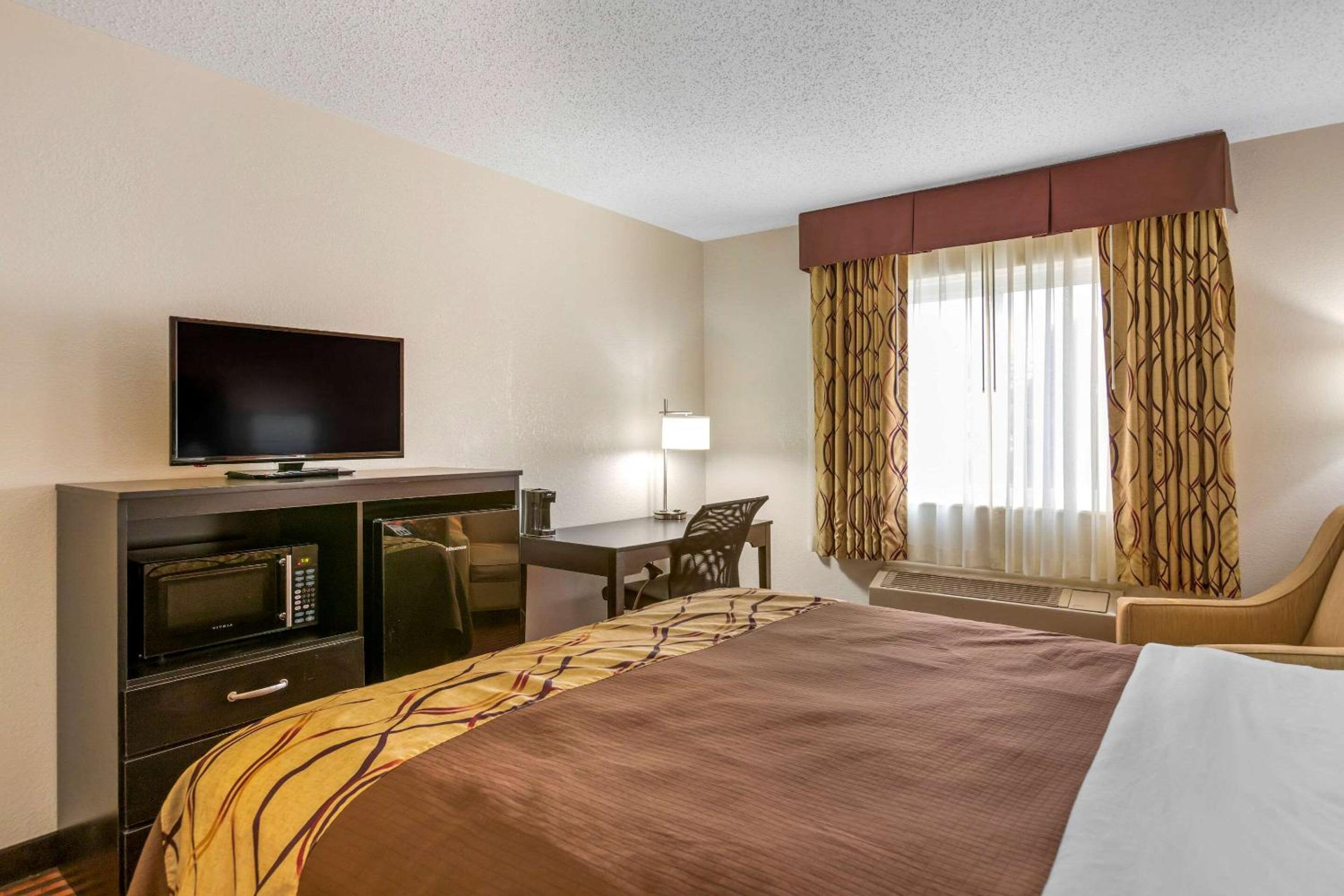 Queen Room - Accessible/Nonsmoking - Photo 4