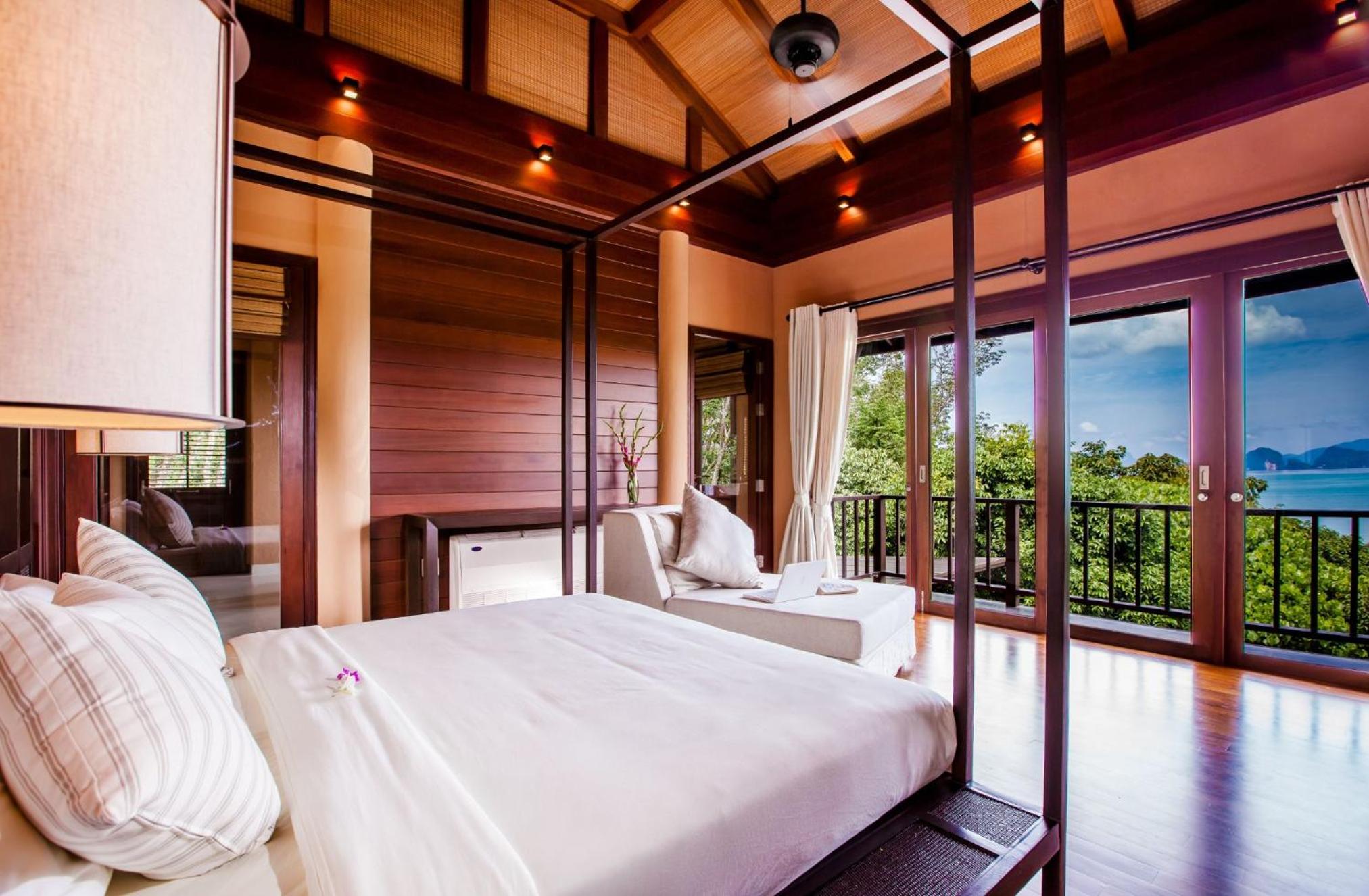 Villa with Private Pool - Photo 1