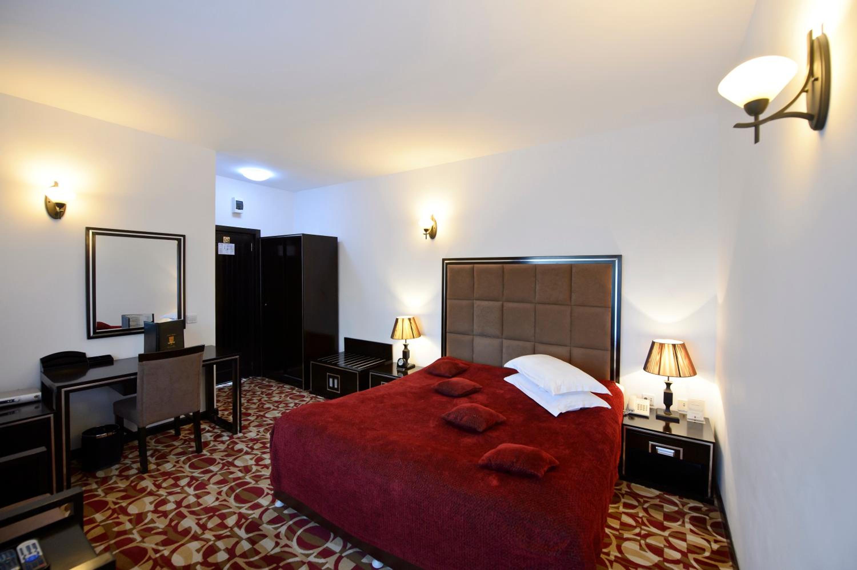 Deluxe Double Room - Photo 1