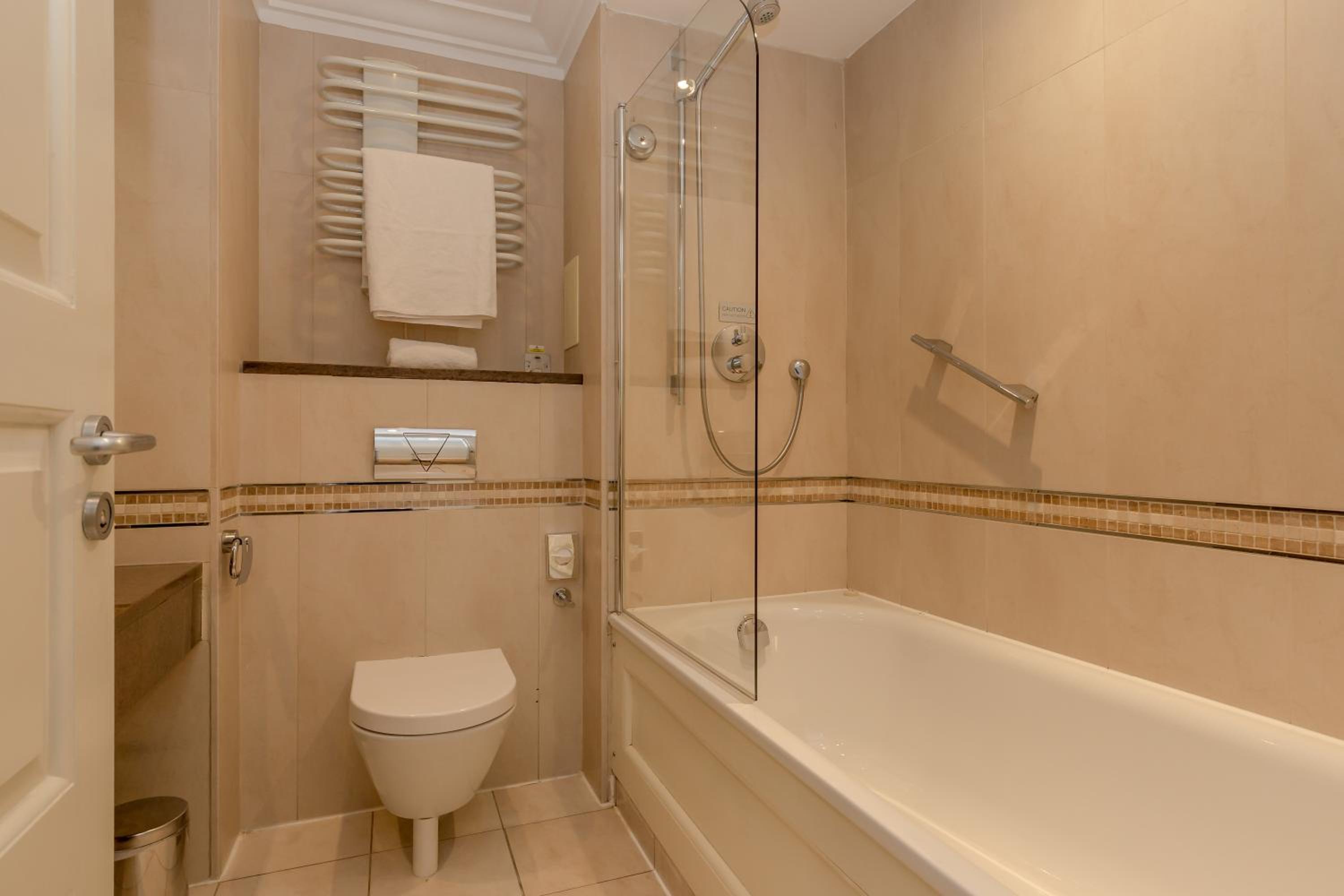 Executive Double Room - Photo 4