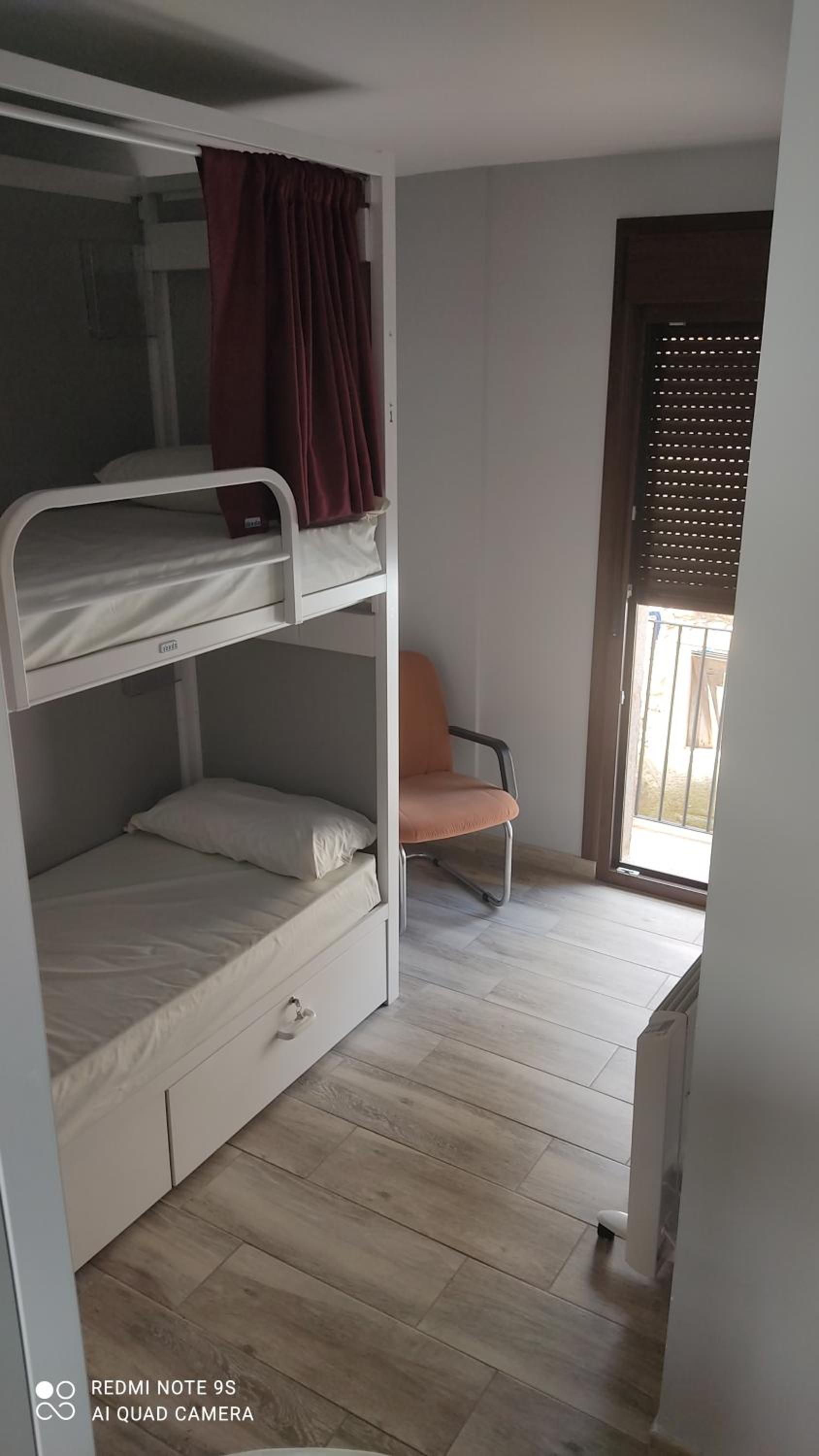 Bed in 6-Bed Mixed Dormitory Room