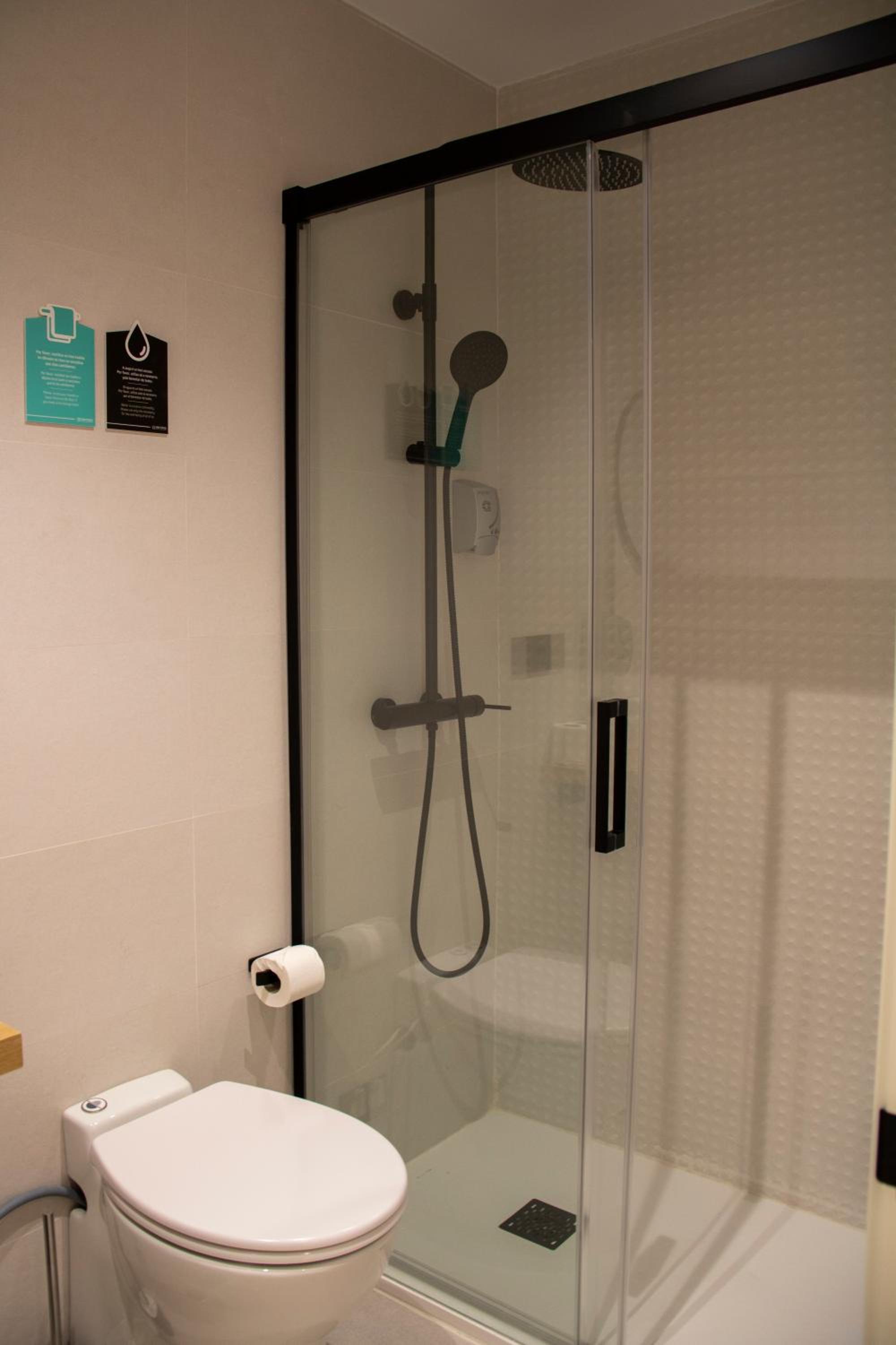 Standard Triple Room - Photo 5