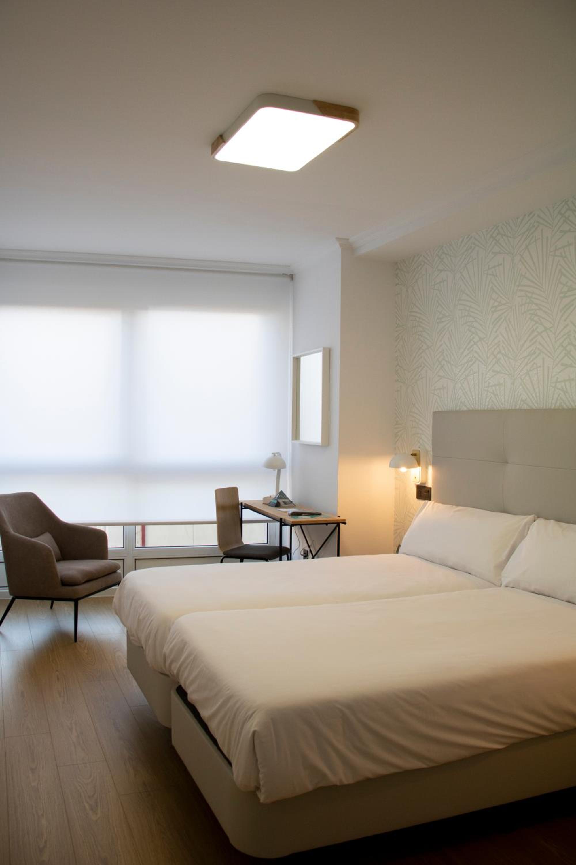 Standard Double or Twin Room - Photo 1