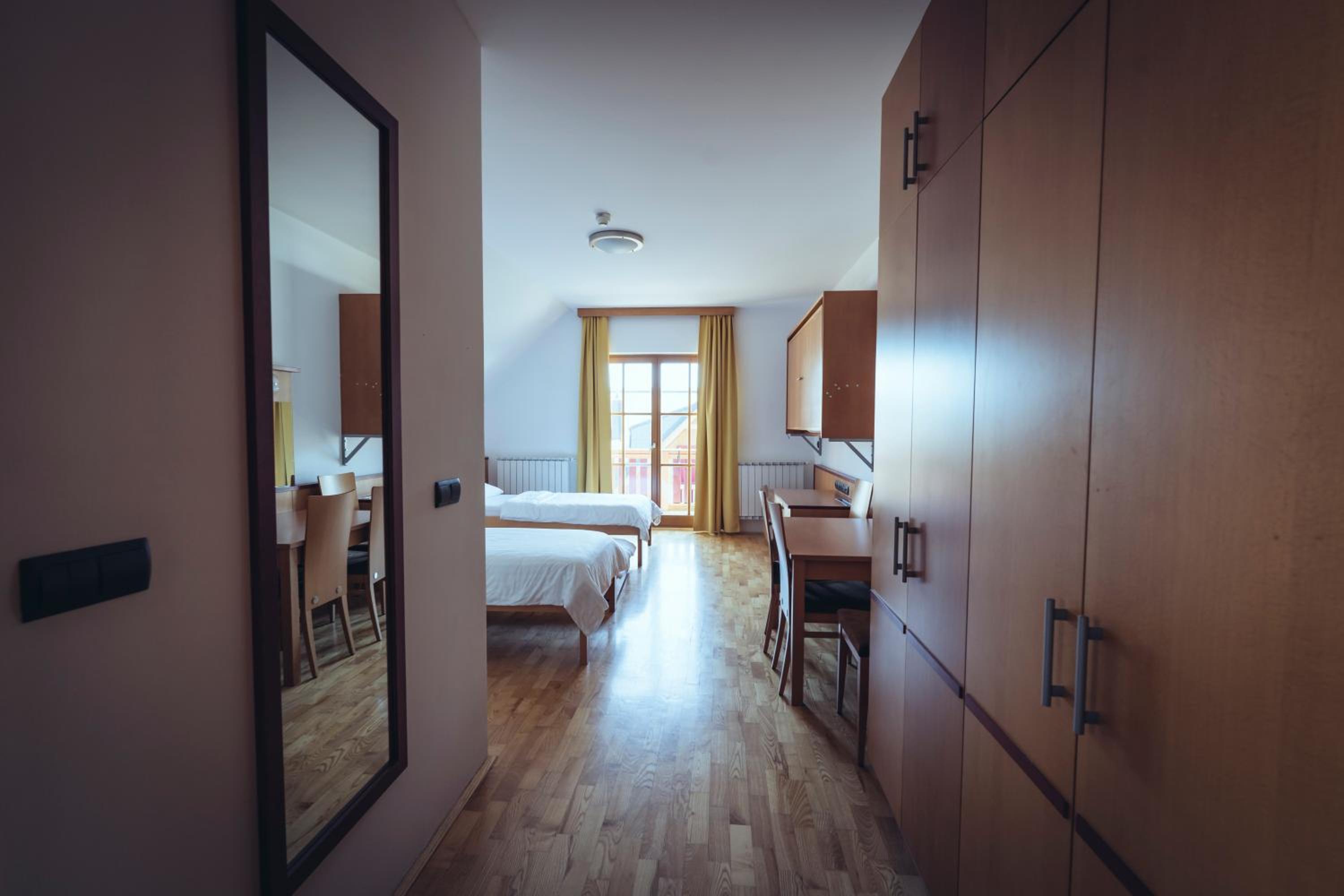 Twin Room with Balcony - Photo 1