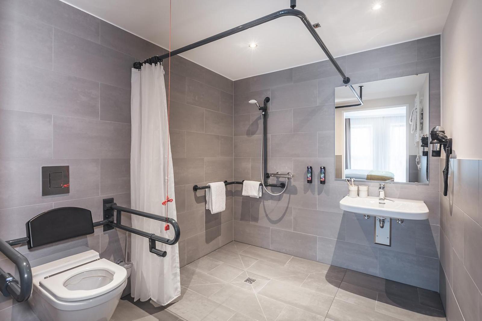 Standard Twin Room - Disability Access - Photo 3