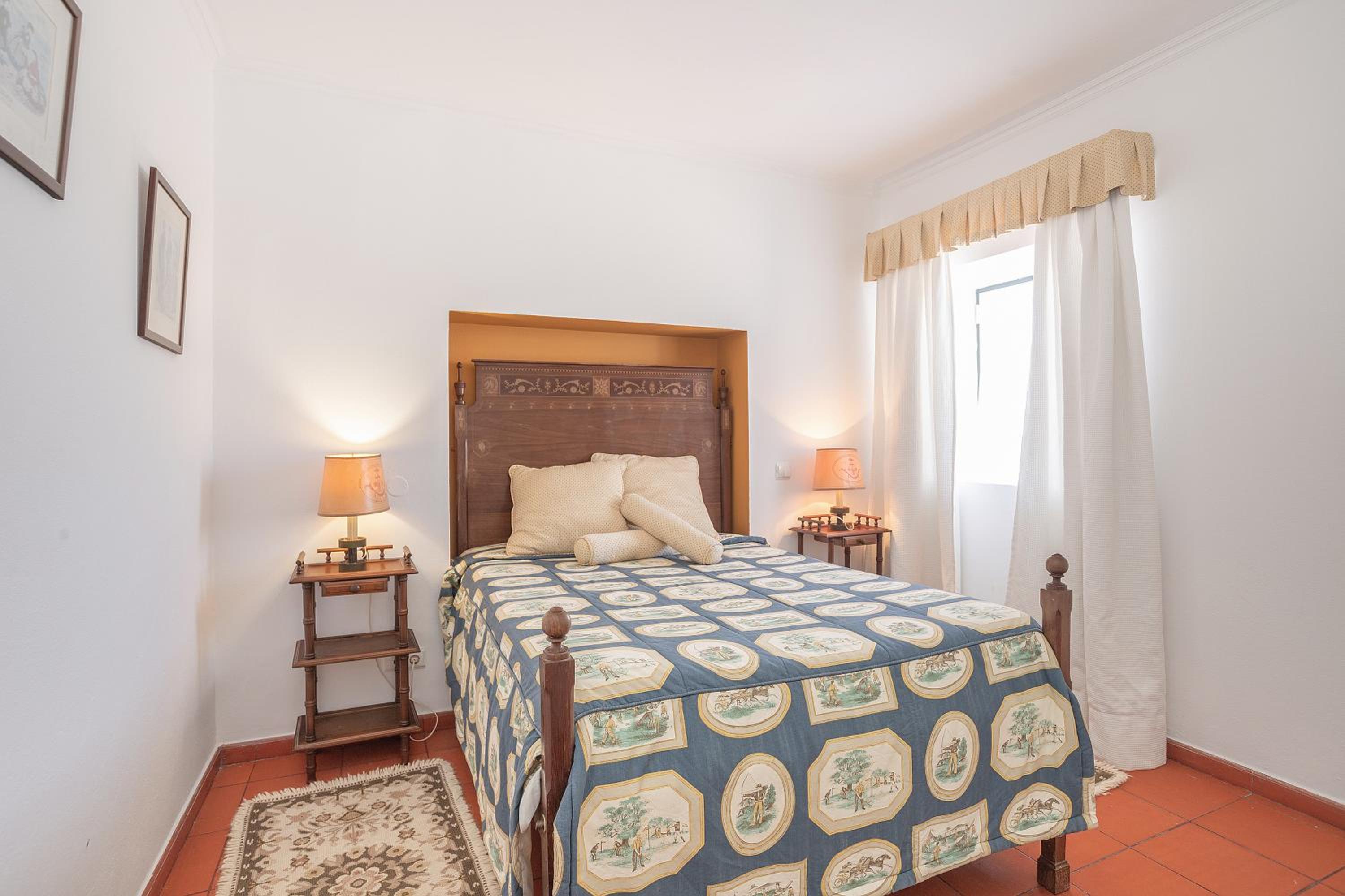 Double Room with Private Bathroom - Photo 6