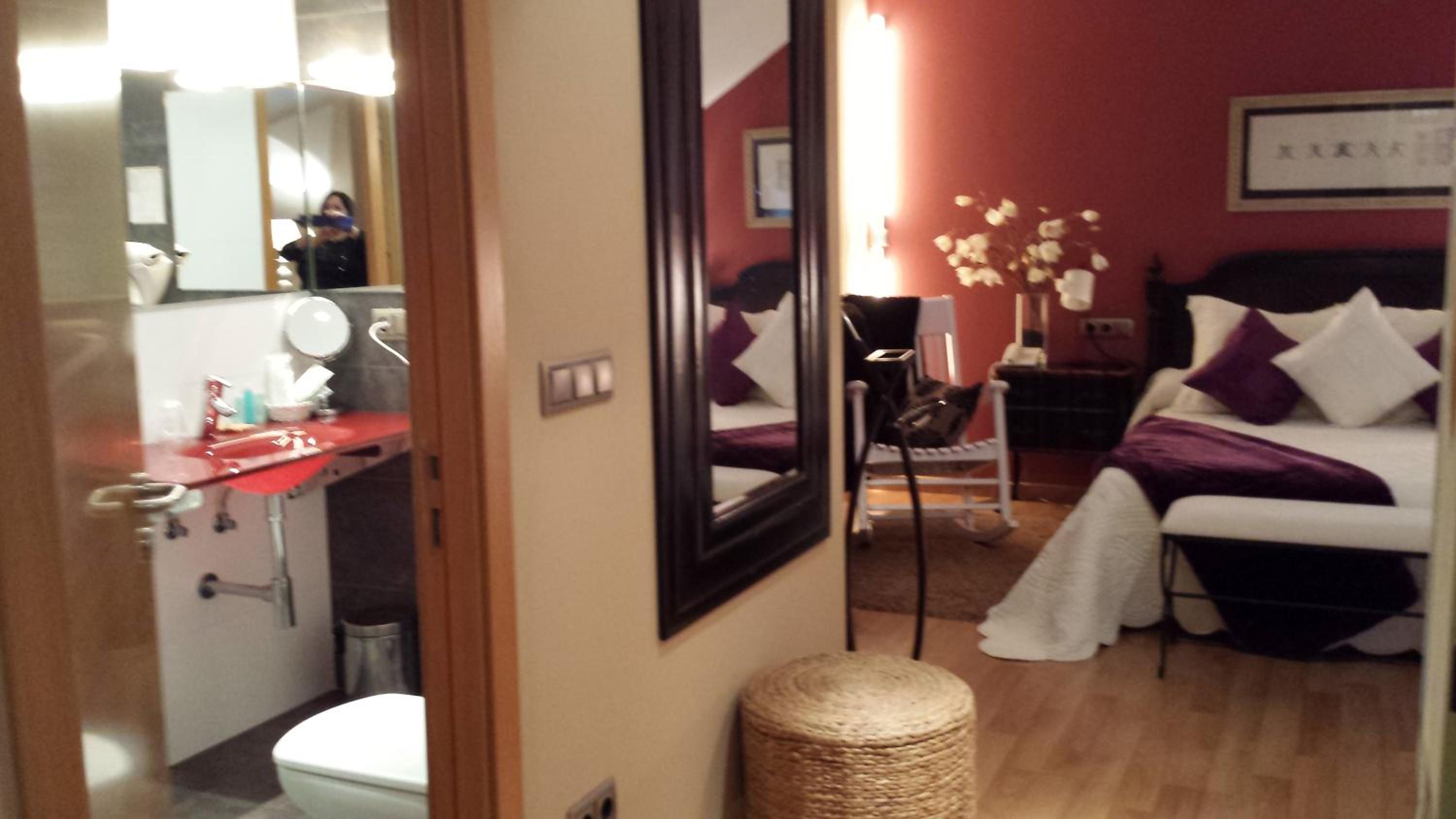 Suite - Photo 13