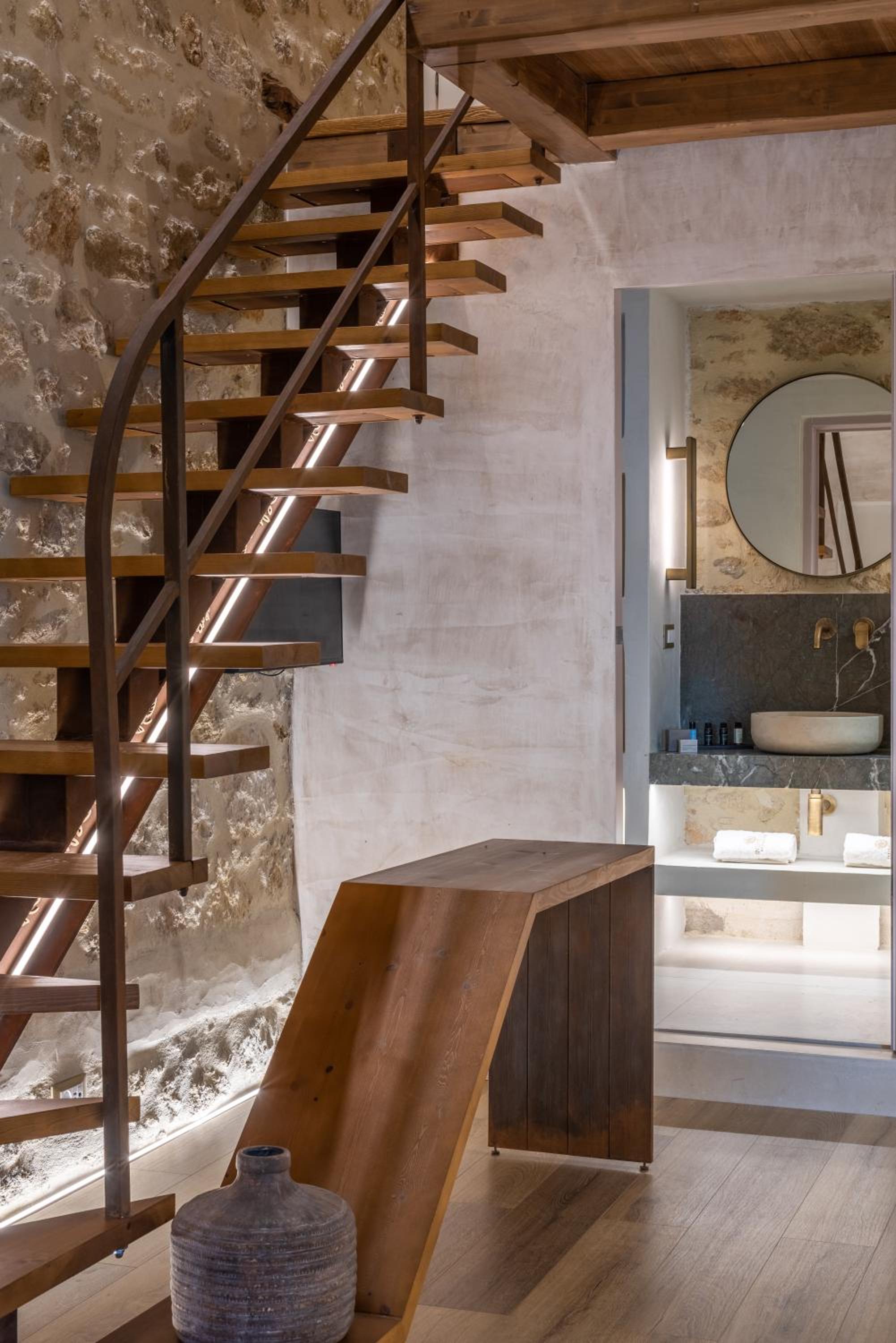 Superior Suite Split Level - Ino - Photo 9