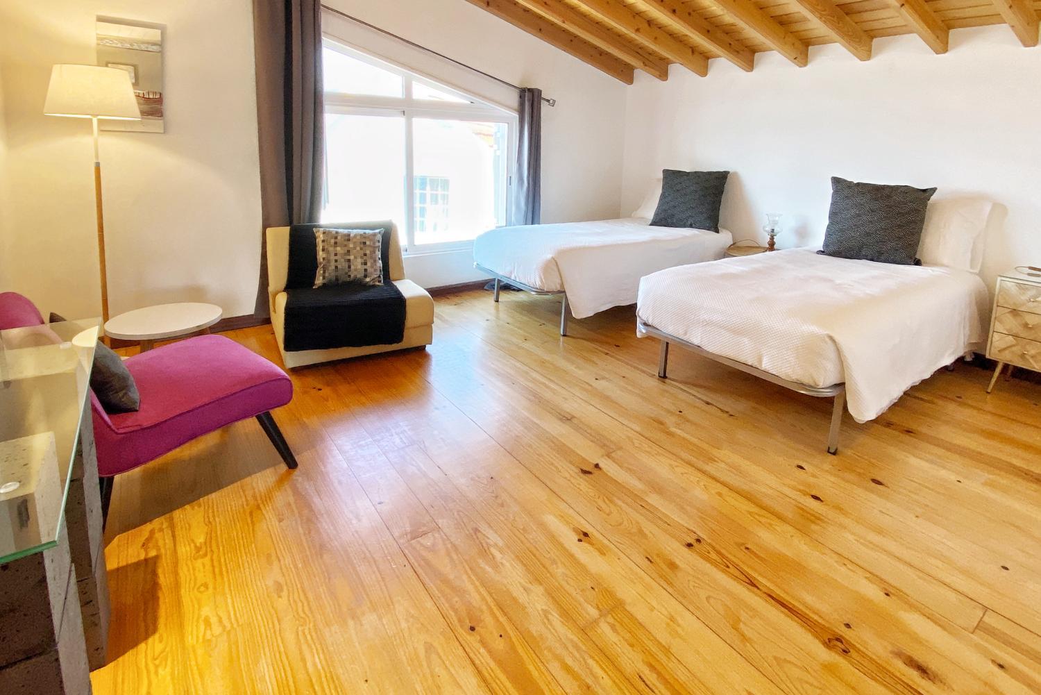 Large Double or Twin Room - Photo 6