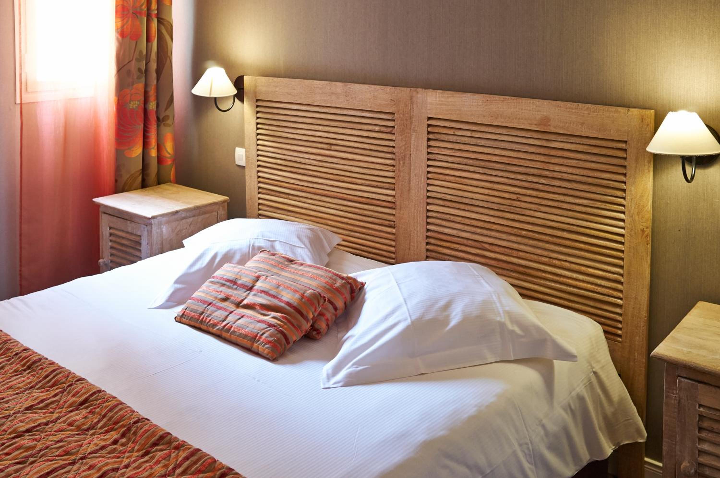 Standard Room with Street View photo 2