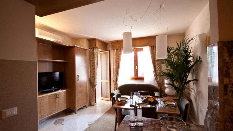 One-Bedroom Apartment (2 Adults) - Photo 5