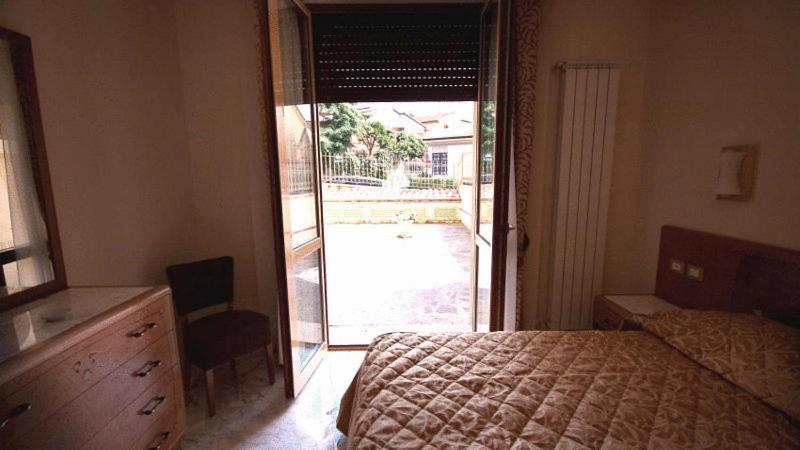 One-Bedroom Apartment (2 Adults) - Photo 2