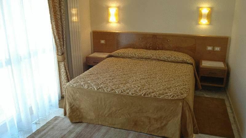 One-Bedroom Apartment (2 Adults) - Photo 21