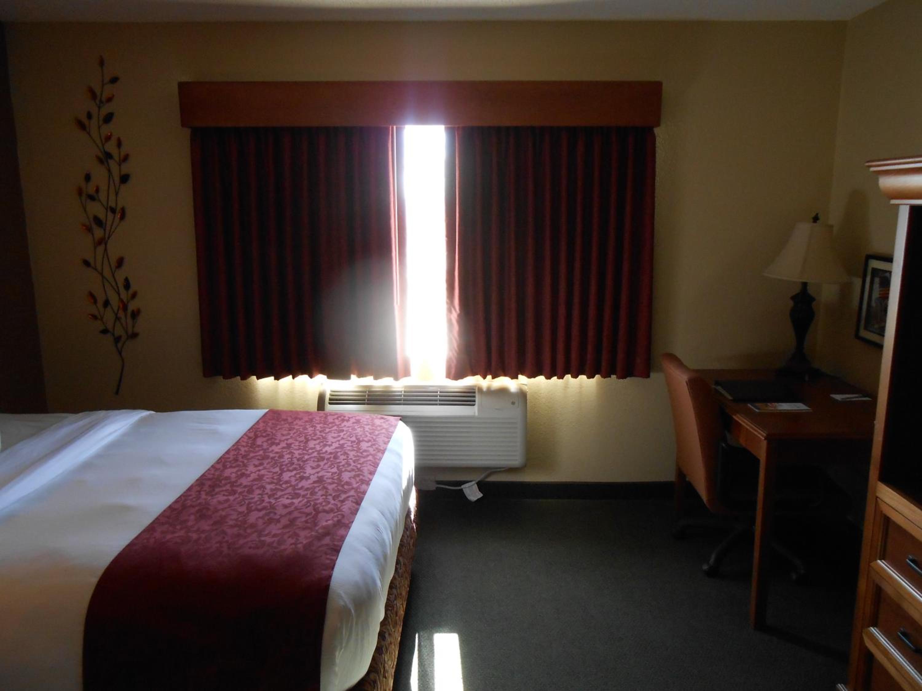 King Room - Non-Smoking - Photo 1