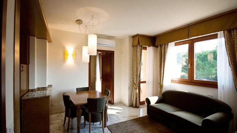 One-Bedroom Apartment (2 Adults) - Photo 9