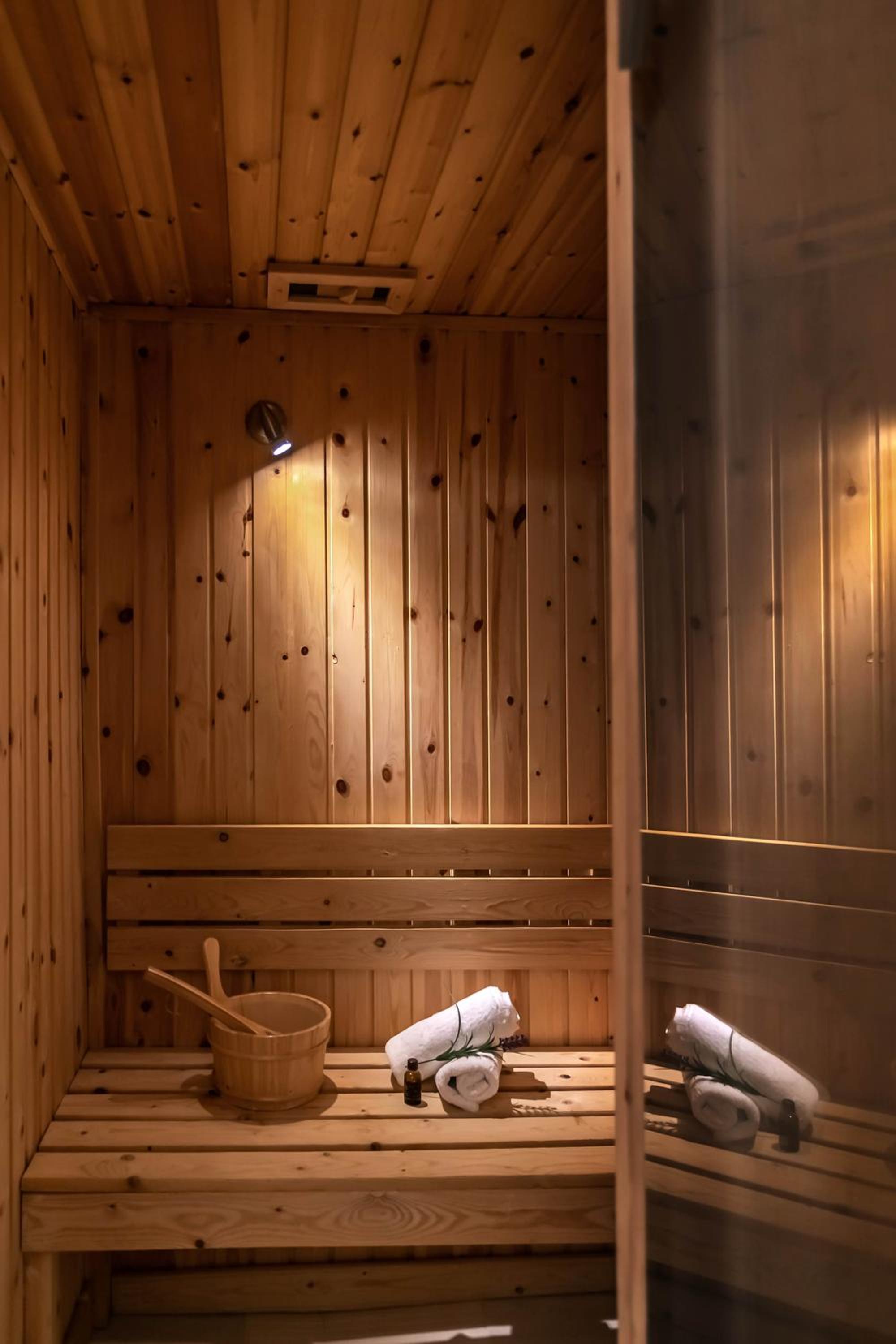 Aegean Spa Split-Level Suite with Rooftop Jetted Tub & Sauna – Sea View - Photo 9