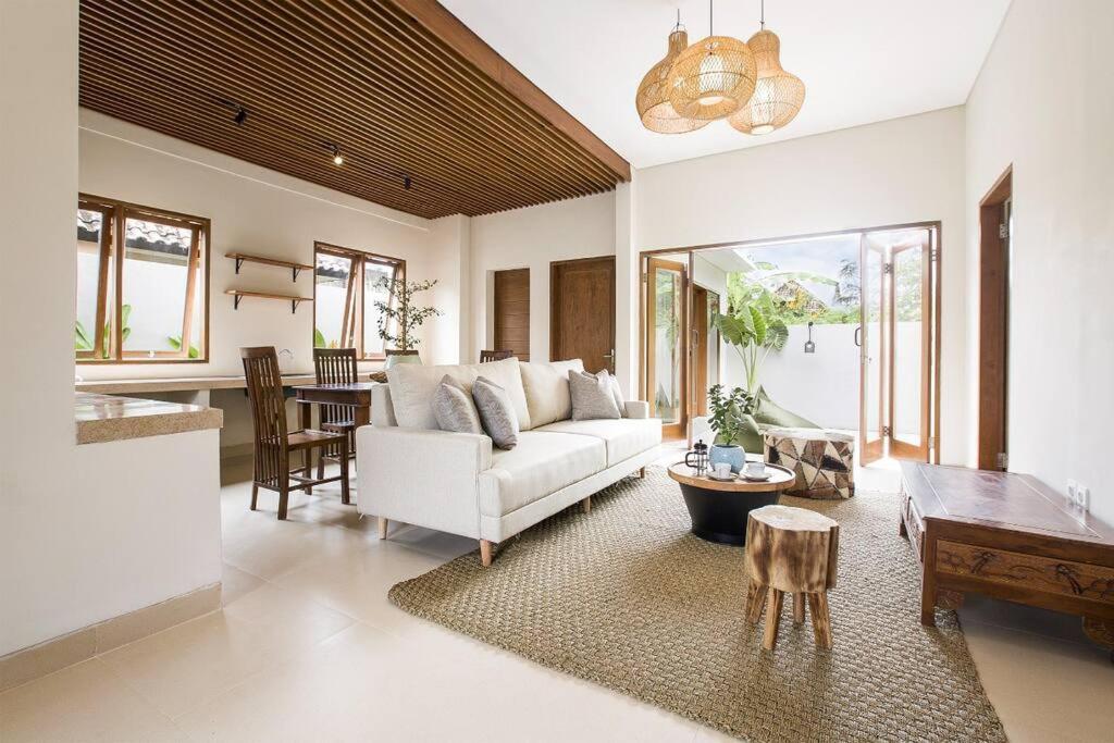 Three-Bedroom Villa photo 1