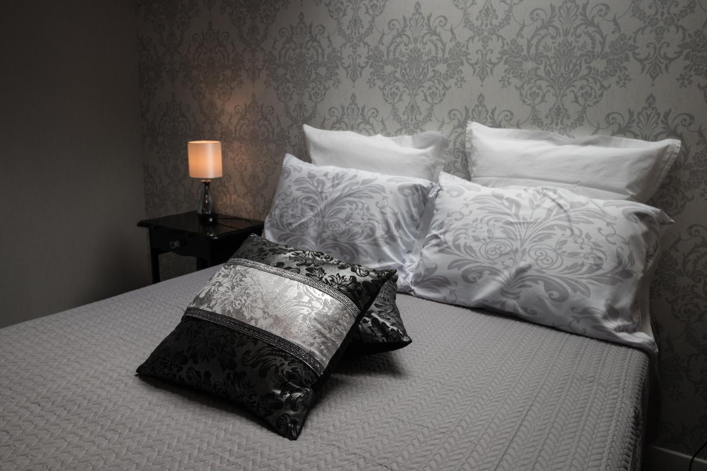 Large Double Room photo 2