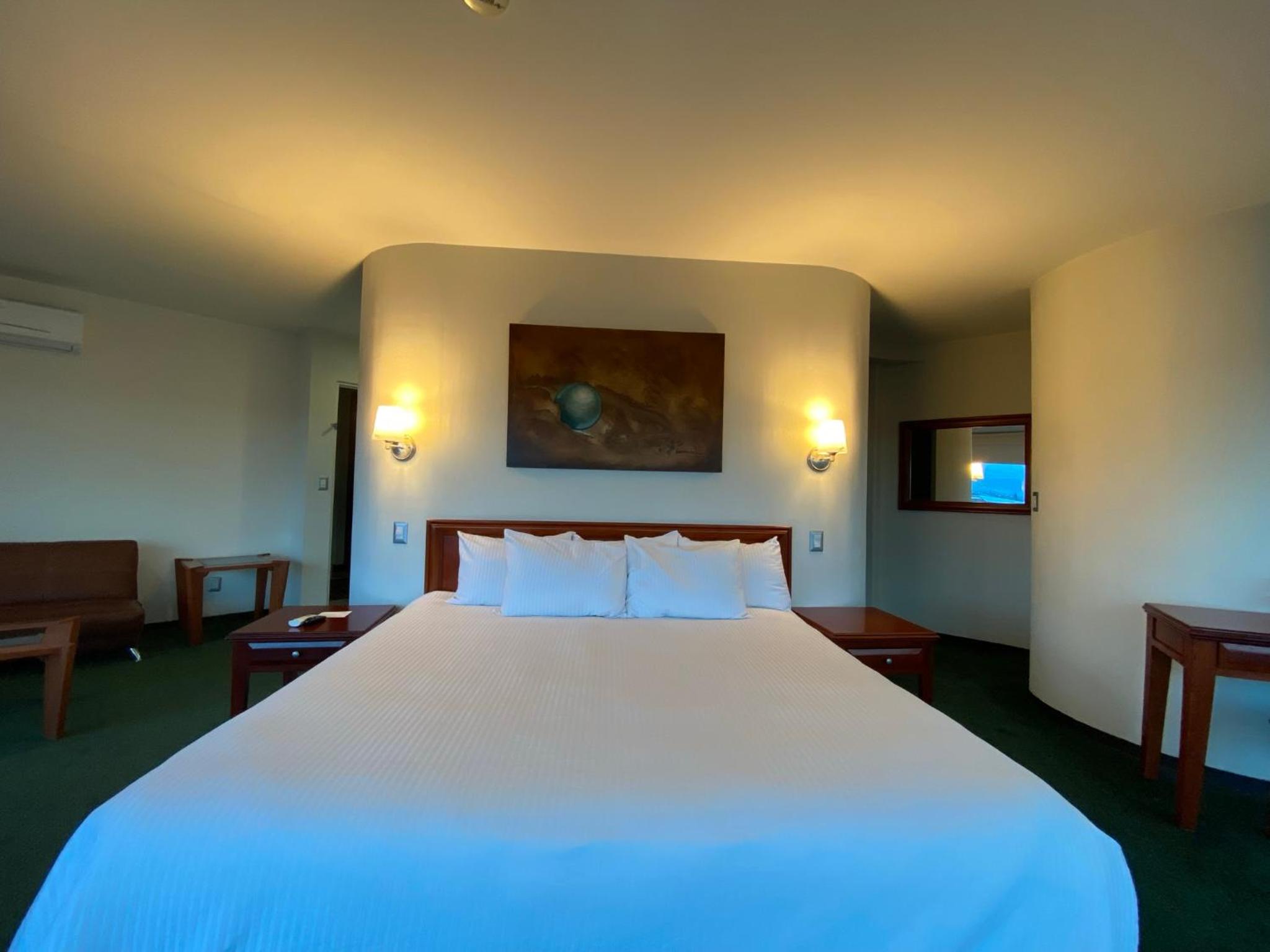 King Suite with Spa Bath photo 2