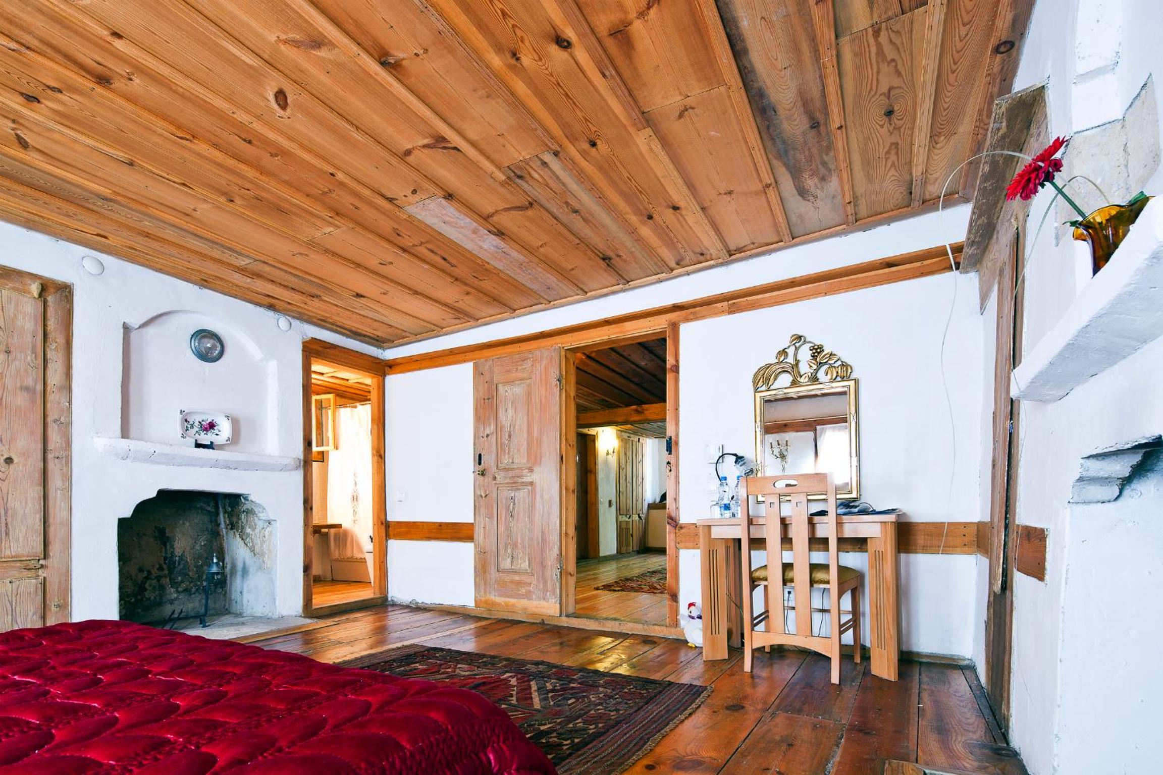 Double or Twin Room - Photo 10