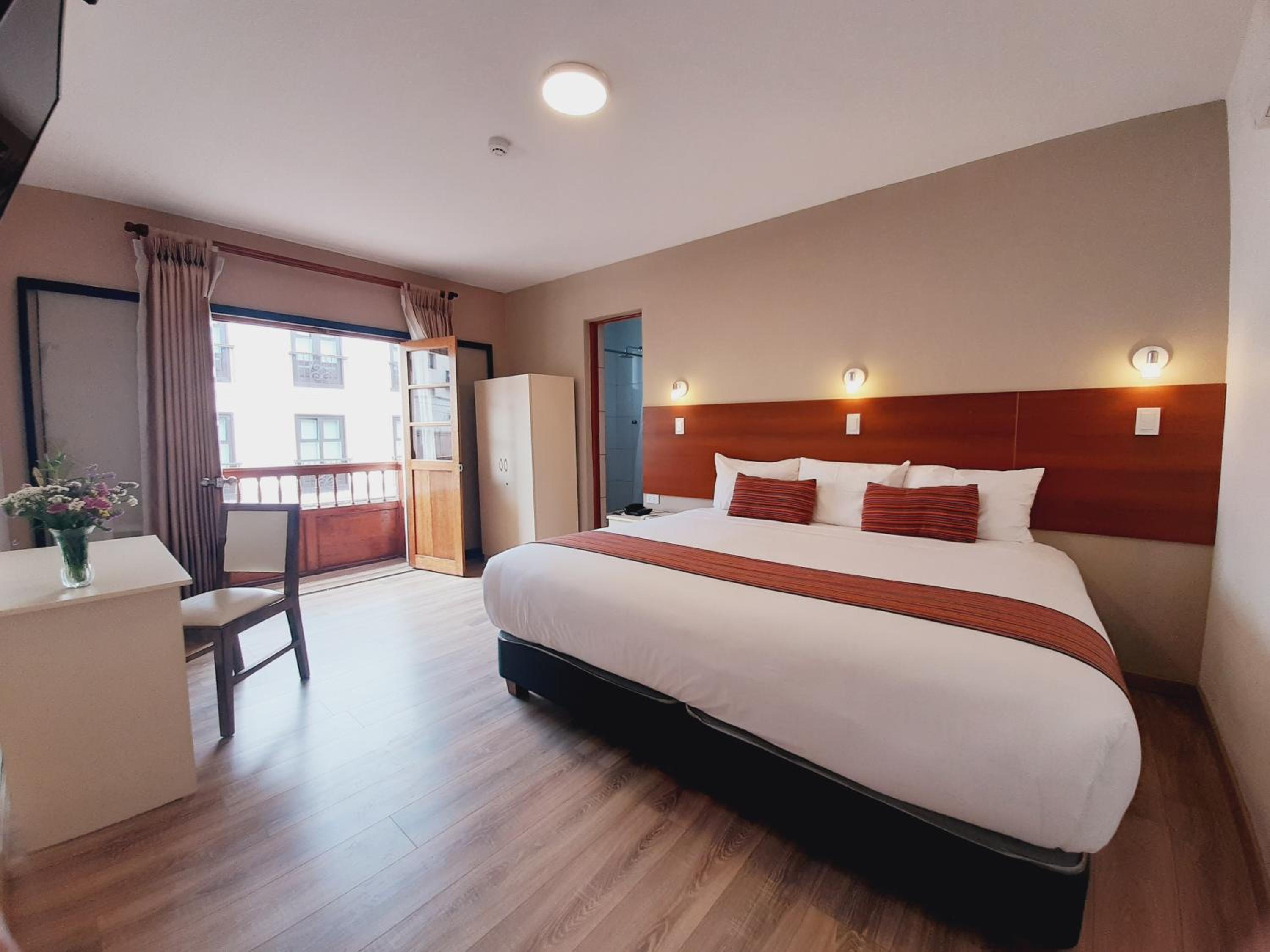 Superior Double or Twin Room with City View photo 1