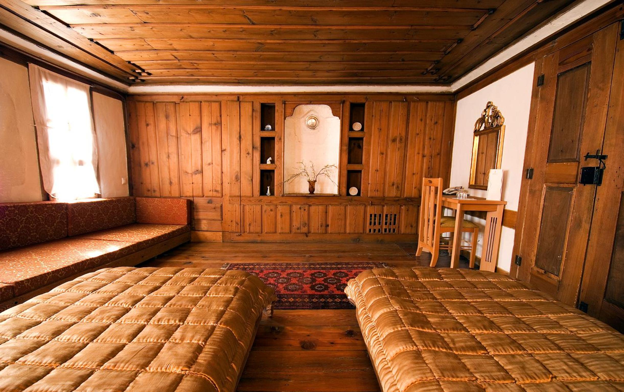 Double or Twin Room - Photo 8