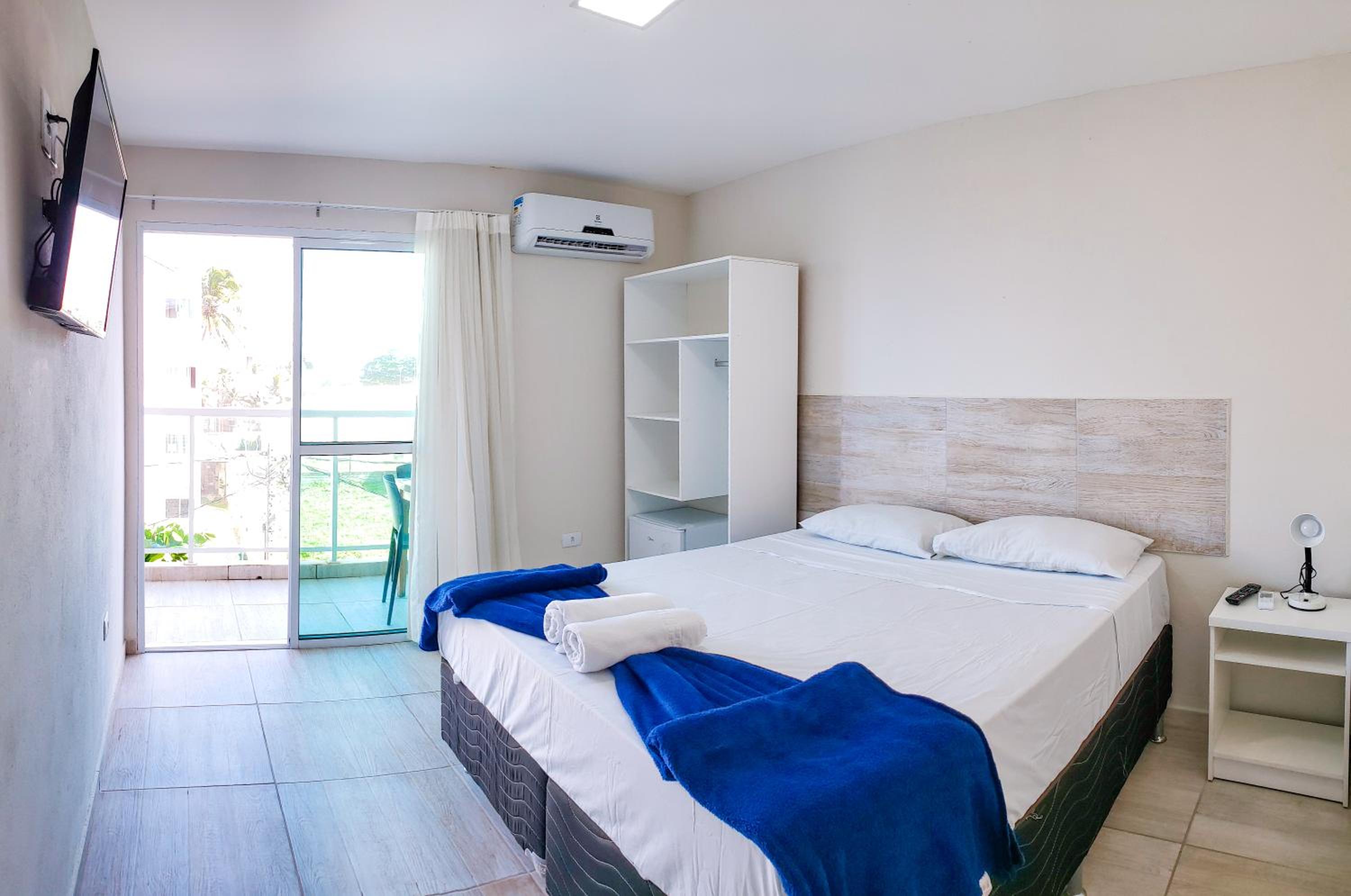 Double Room with Patio - Photo 11