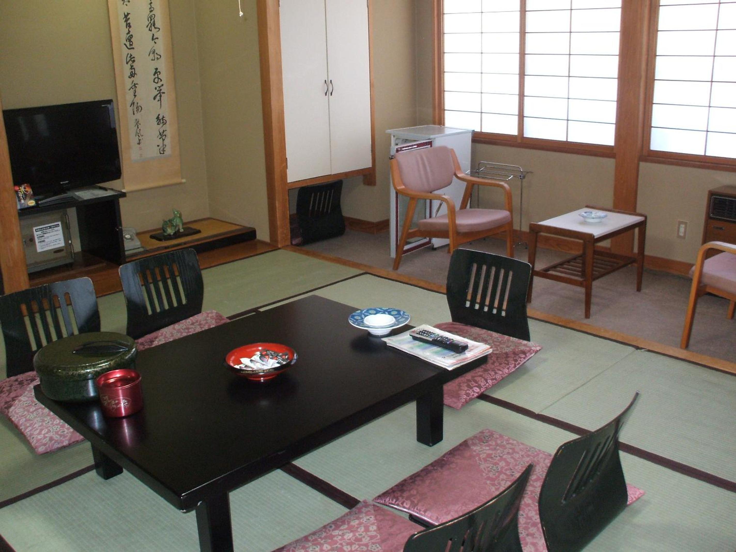 Japanese-Style Superior Room with Shared Bathroom and Shared Toilet photo 3