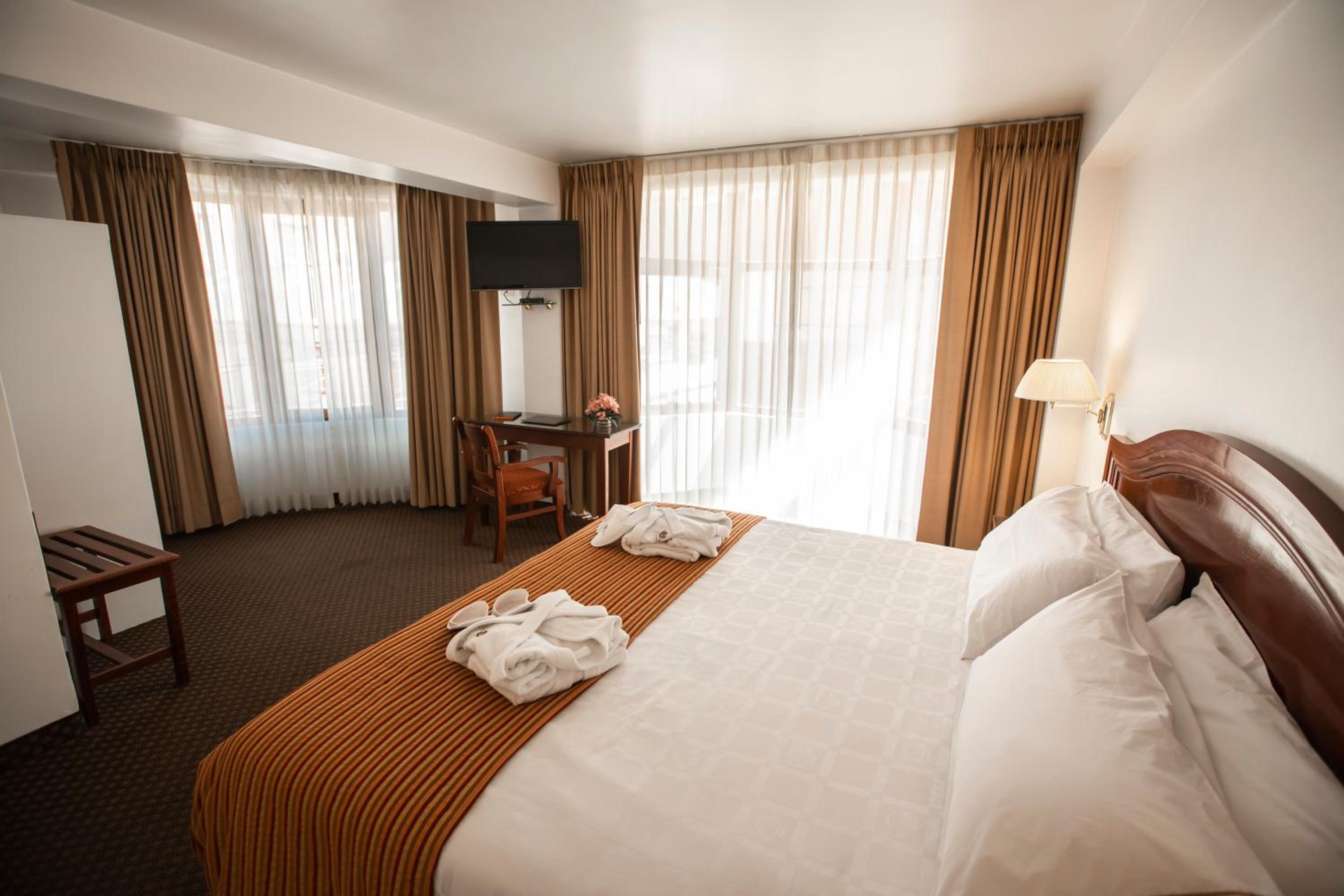 Double Room - Photo 1