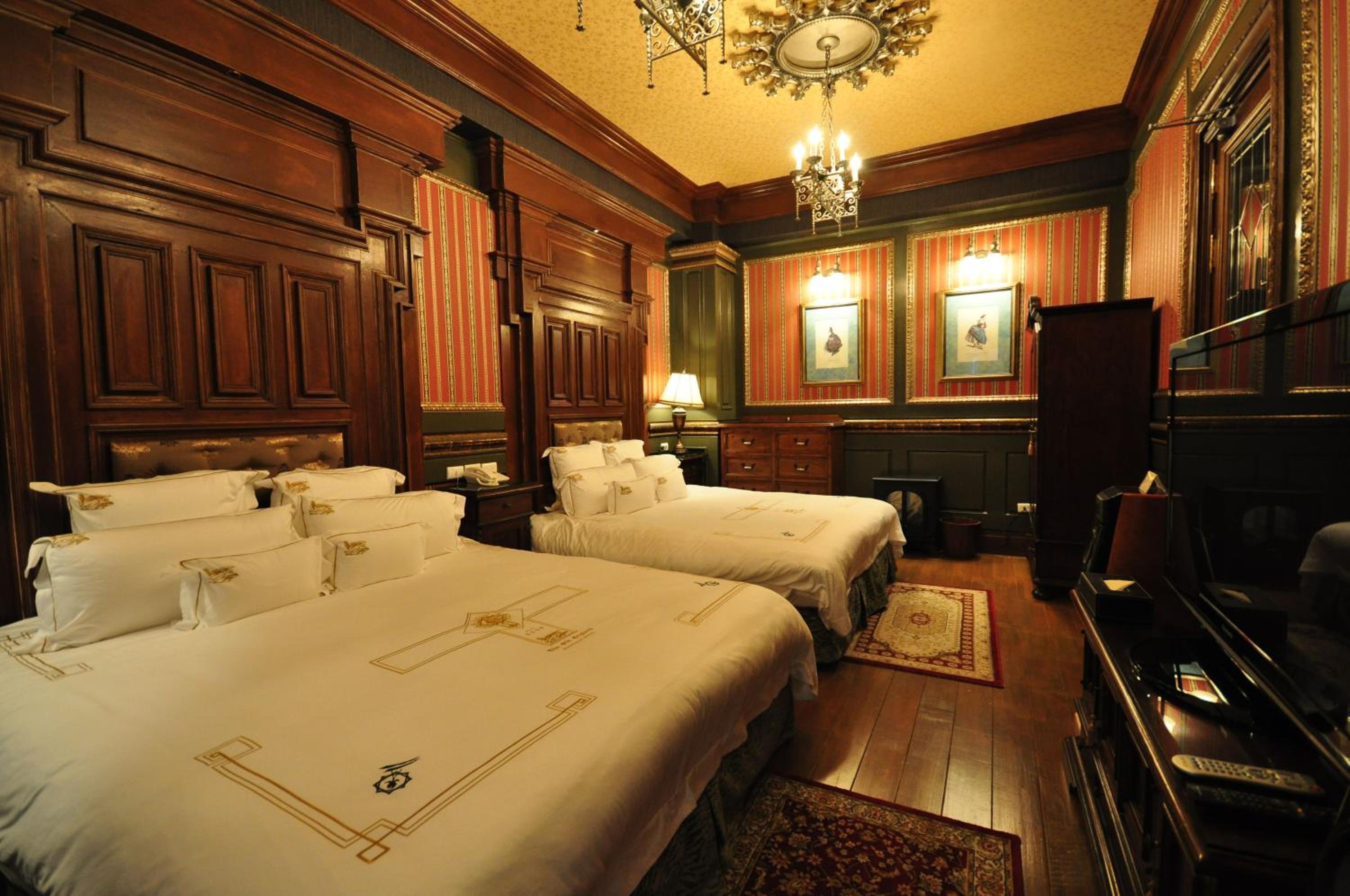 Superior Quadruple Room photo 2