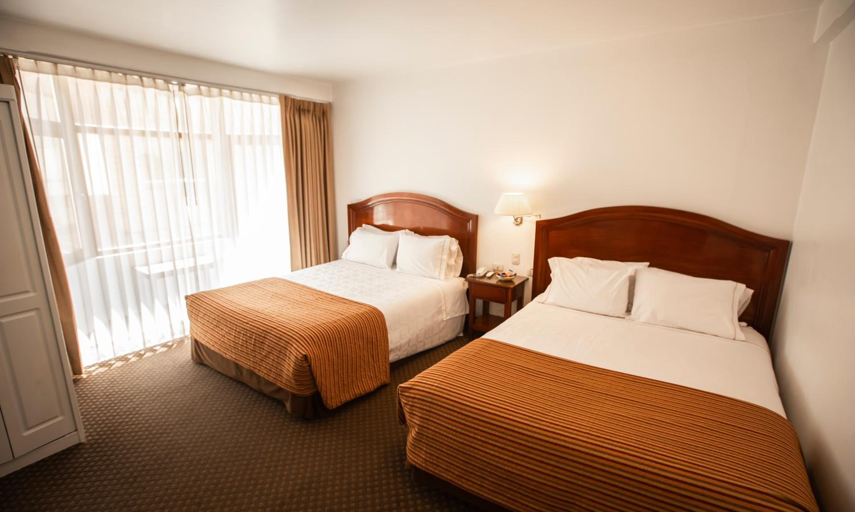 Twin Room - Photo 9