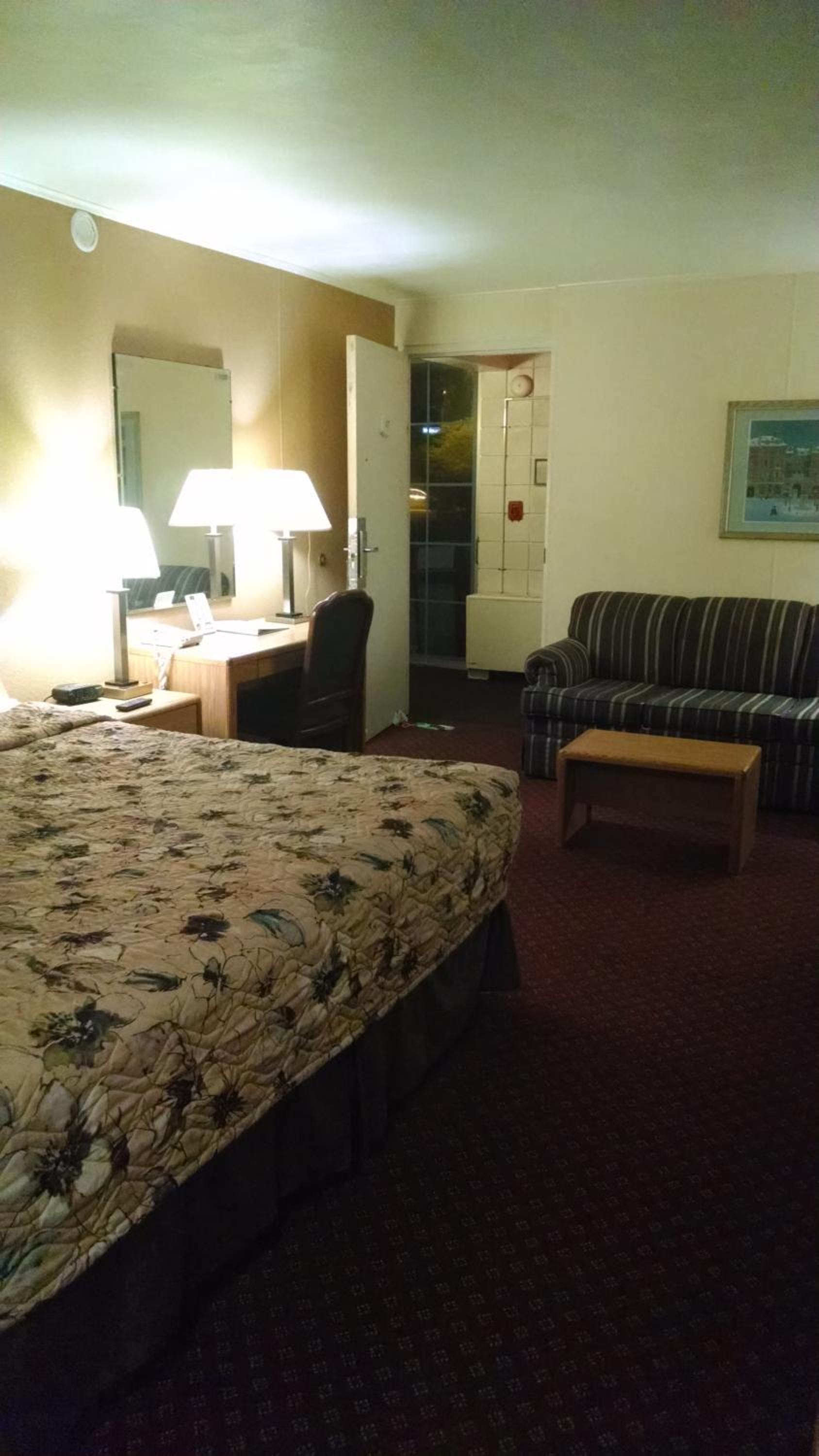 Standard King Room - Smoking - Photo 2