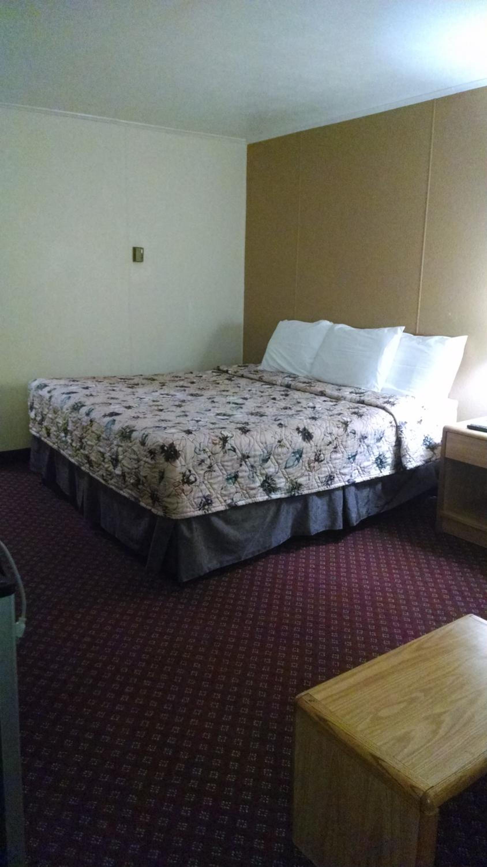 Standard King Room - Smoking - Photo 1